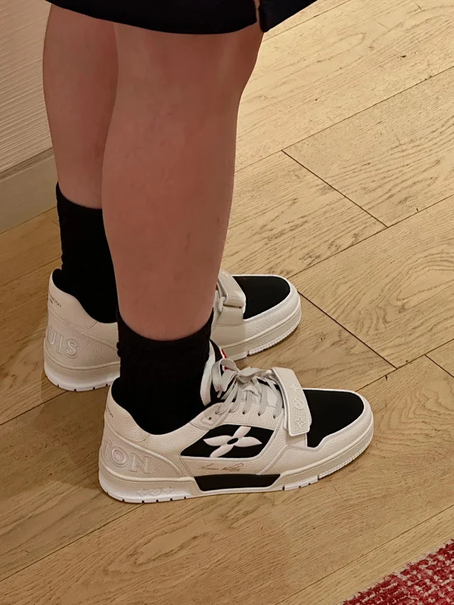 1V Trainer Velcro Collection