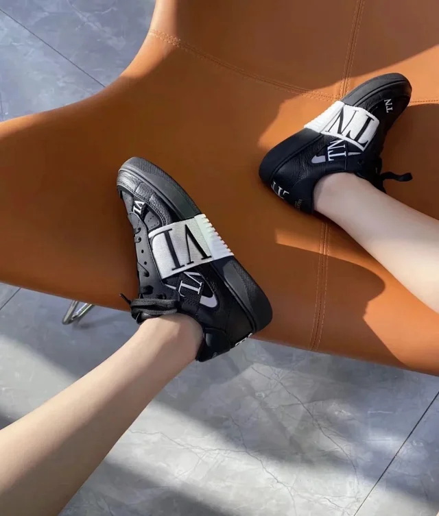 V@lentino Webbing Collection