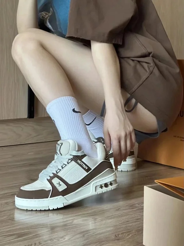 1V Trainer Frosted Series