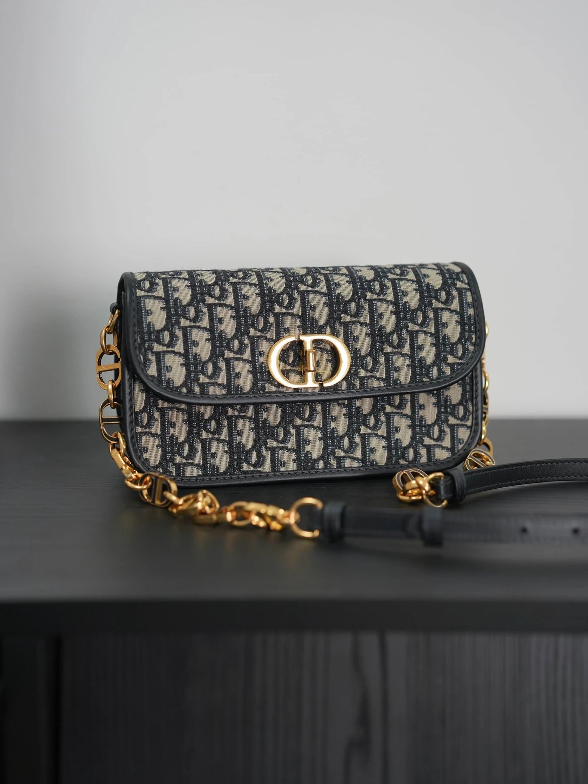 Item ID 8448 Avenue-CD- Buckle flap closure Oblique Printed fabric shoulder crossbo
