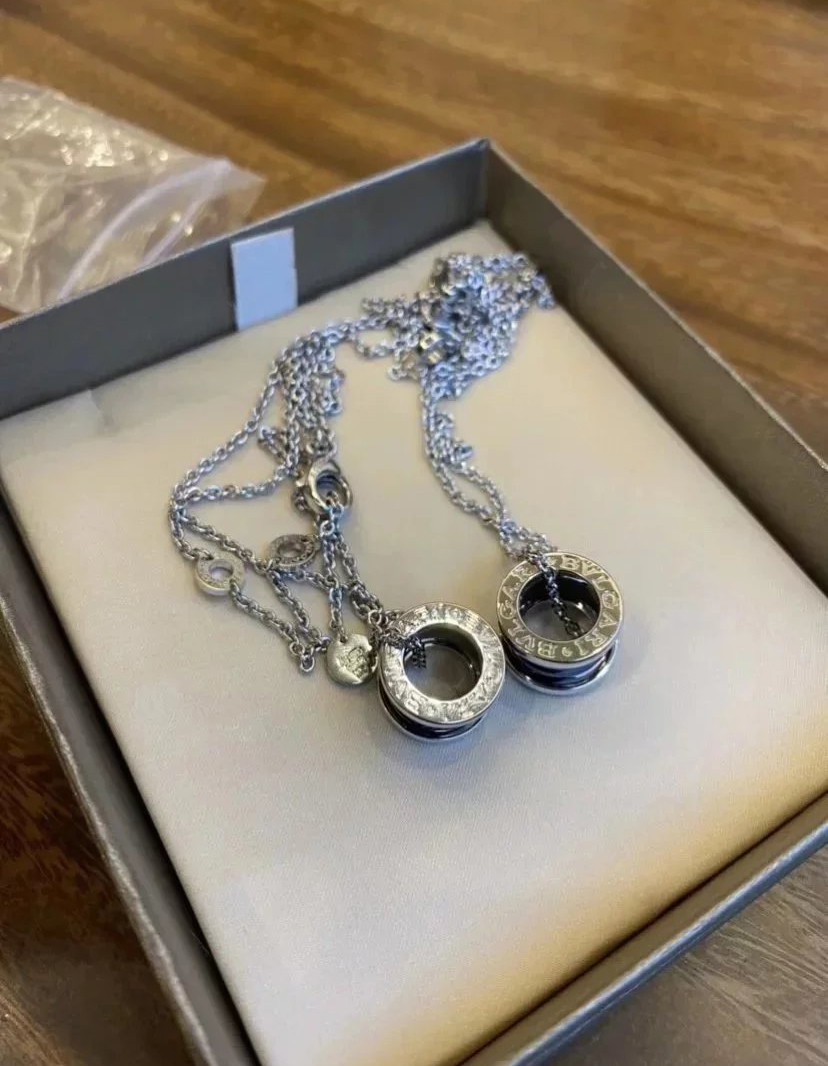 Item ID 8372 Baoge -BGR- Takaraya - Charity Little Red Man Black Ceramic Pendant S9