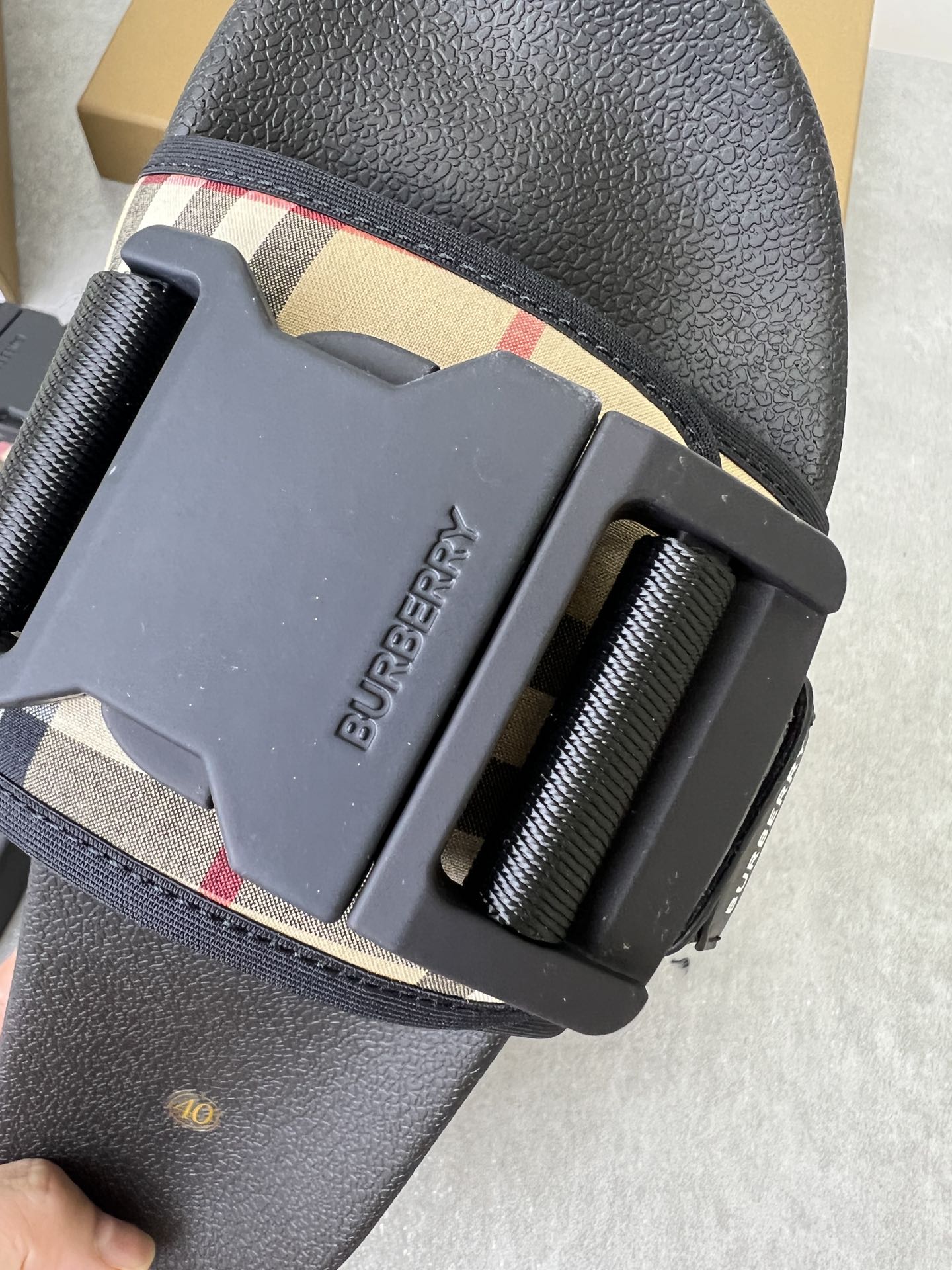 bbr新款搭扣复古凉鞋