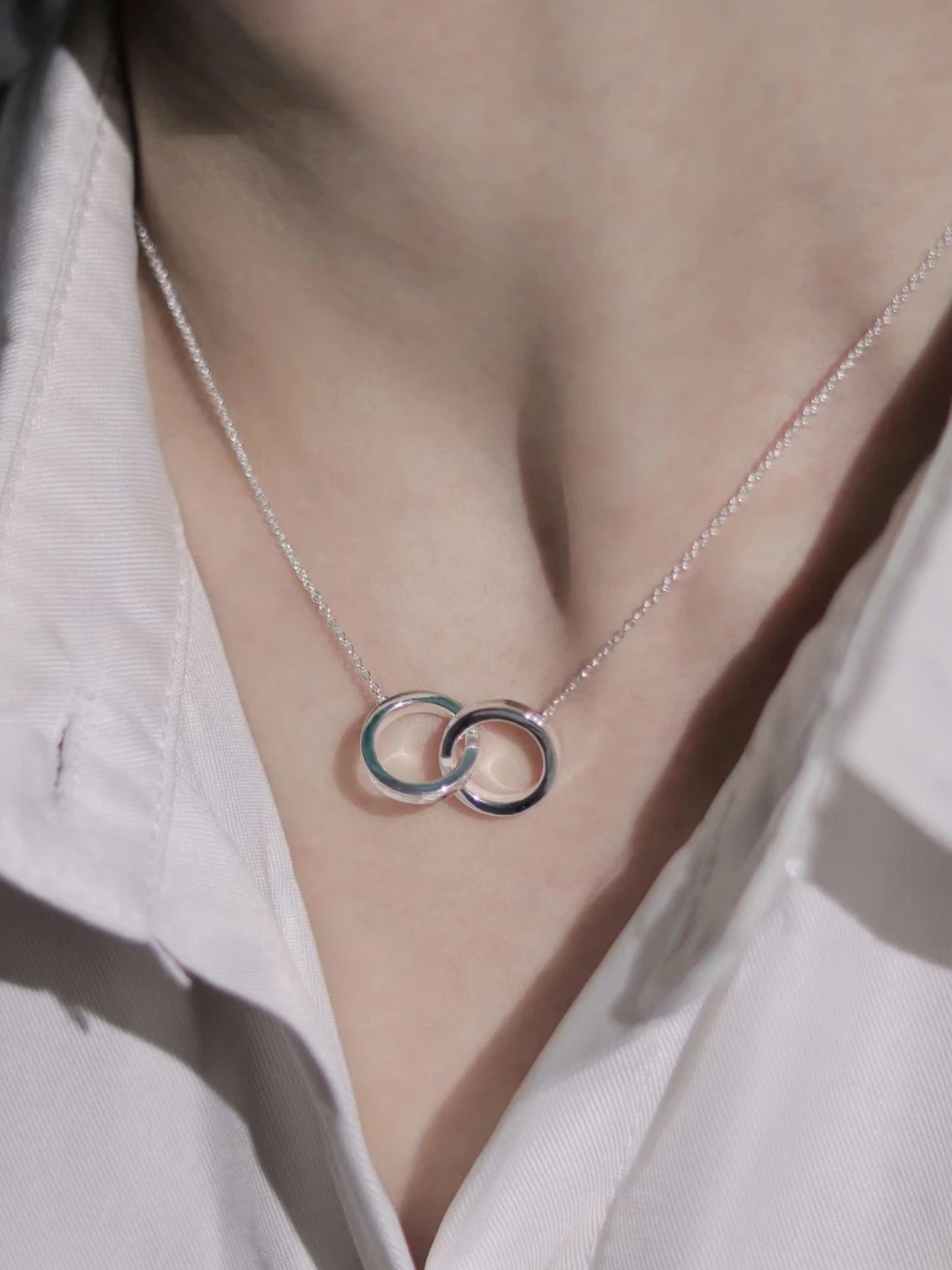 Item ID 8383 T1ffany- Tiffany -1837 Classic double hoop necklace - Ring Lariat Ster