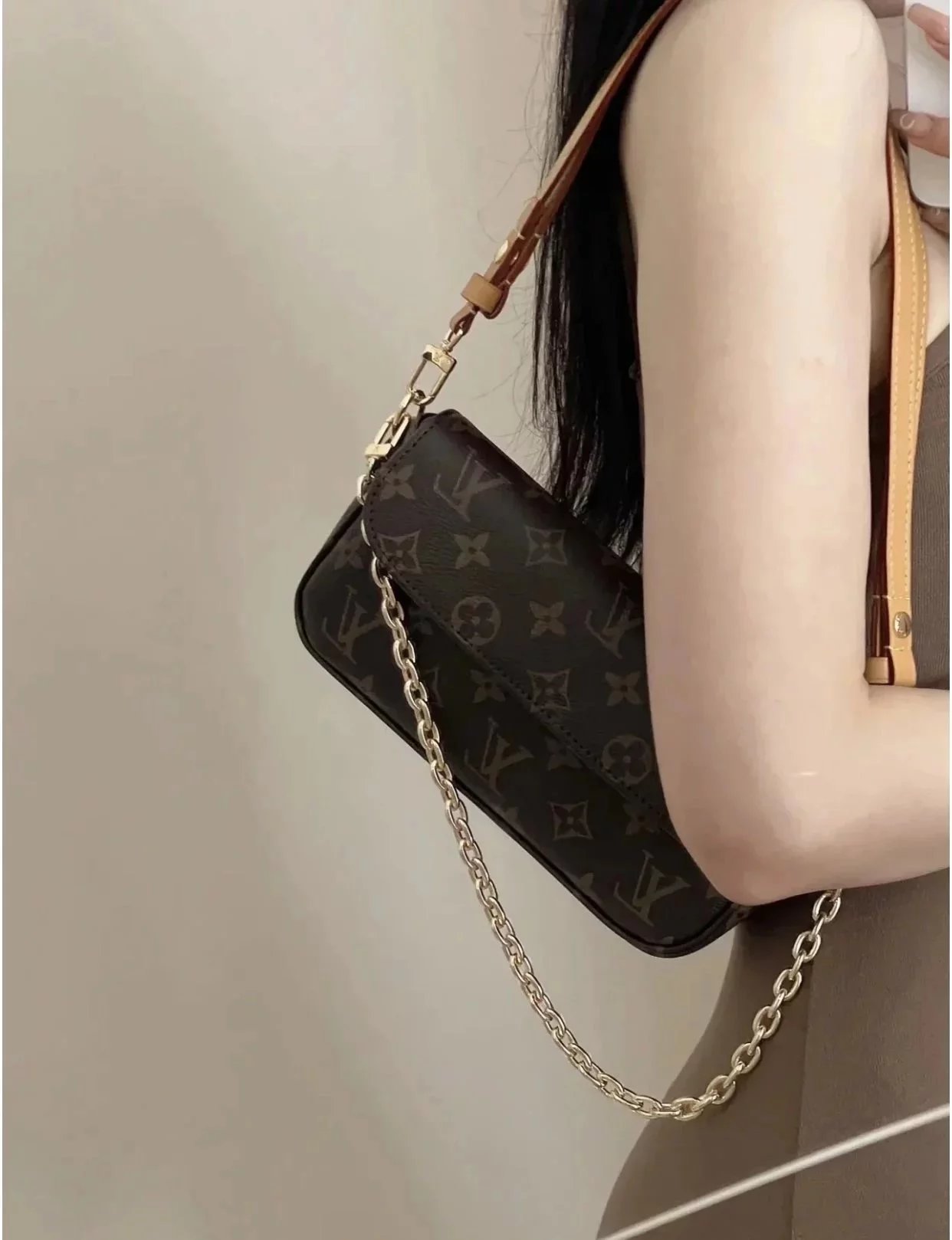 Item ID 8431 Advanced Customization - Wallet On Main IV Handbag - Underarm Bag - Ch