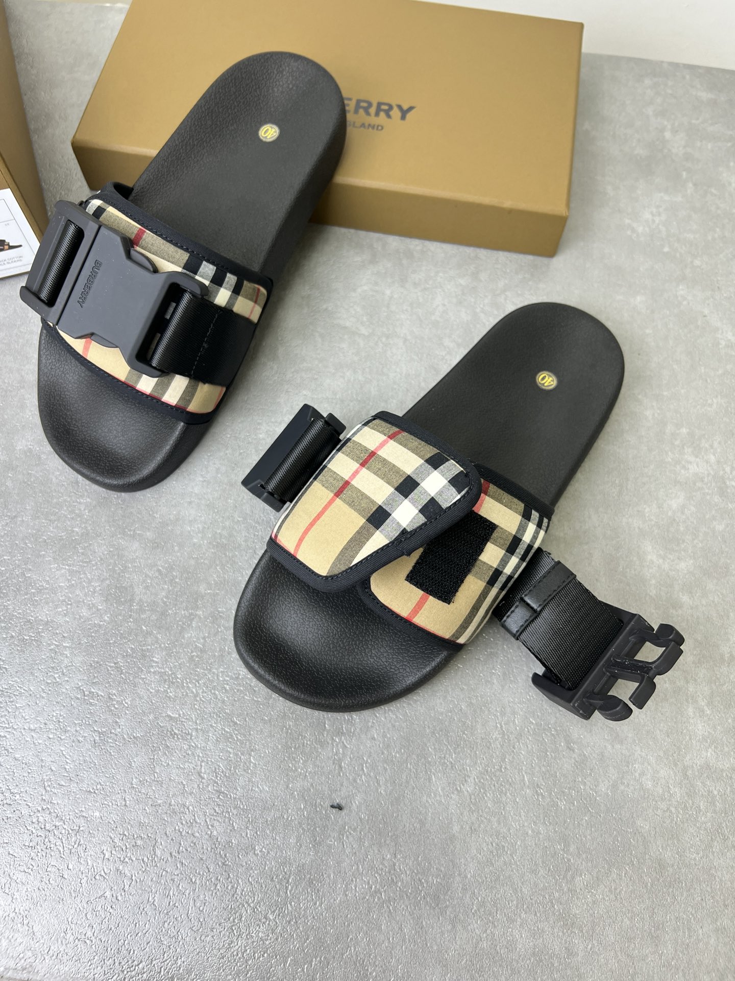 bbr新款搭扣复古凉鞋