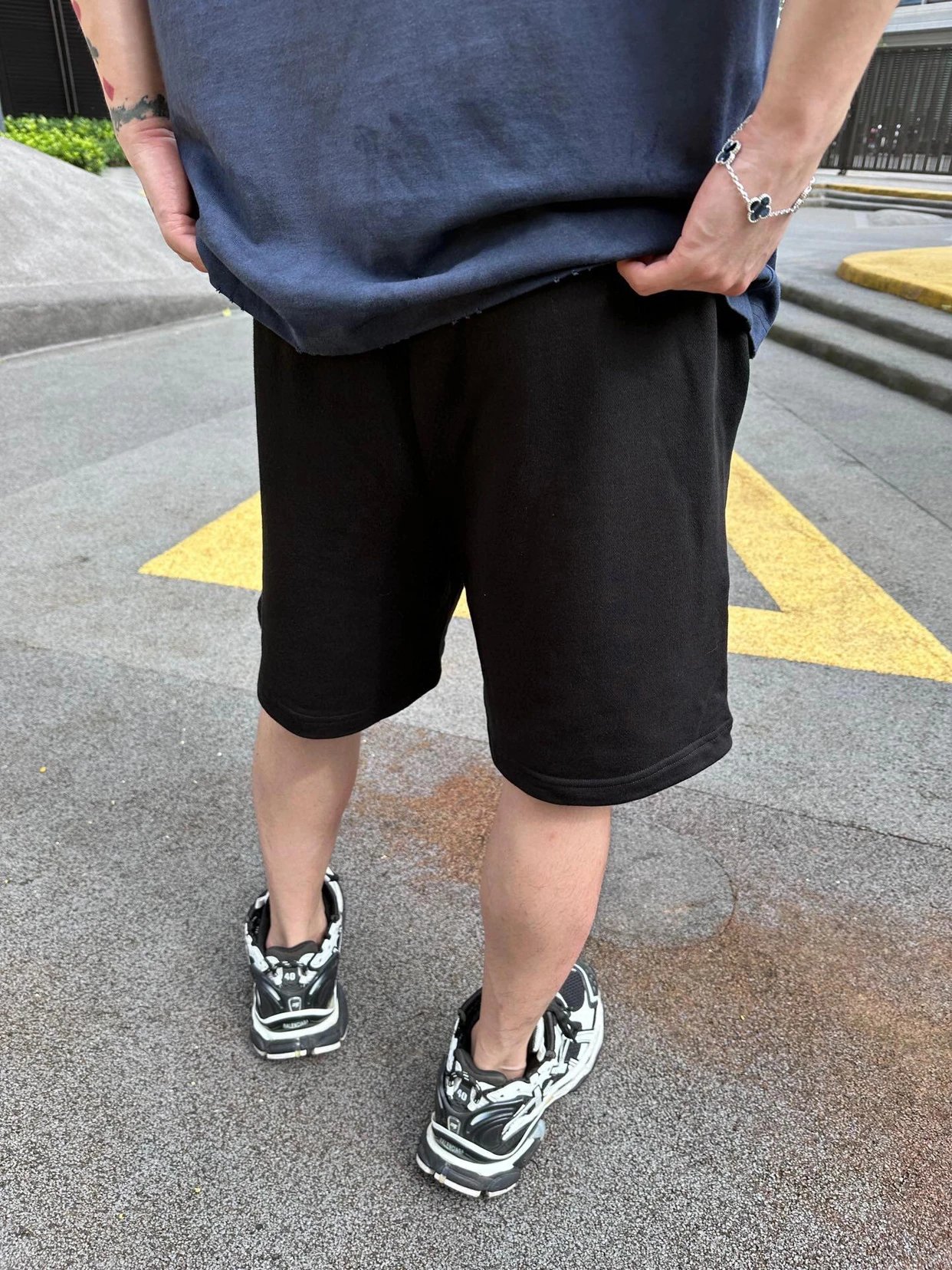 Item ID 8228 Balenci@ga- Paris 2024 ss-3M Reflective Logo Shorts - LB Reflective Lo