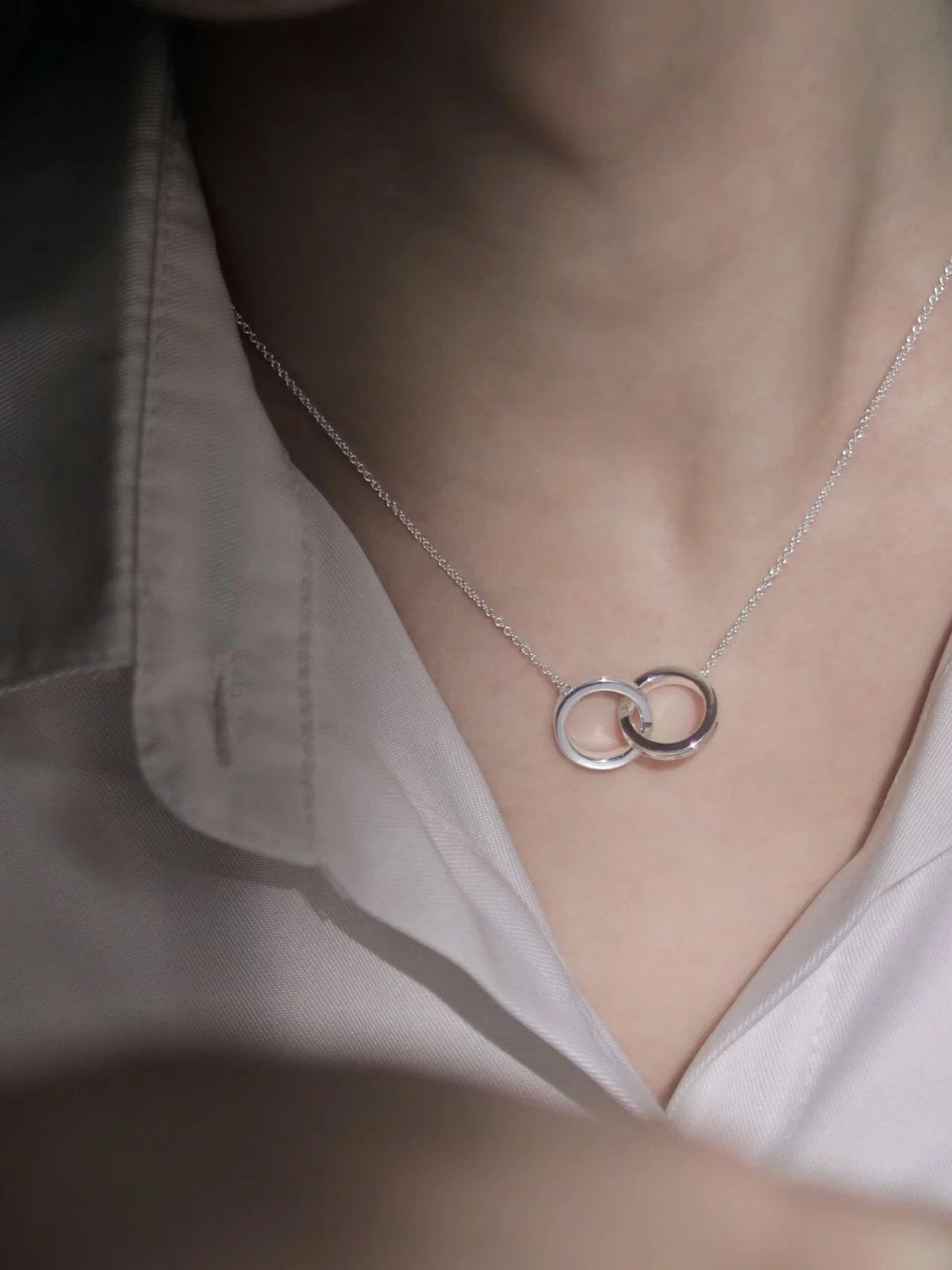 Item ID 8383 T1ffany- Tiffany -1837 Classic double hoop necklace - Ring Lariat Ster