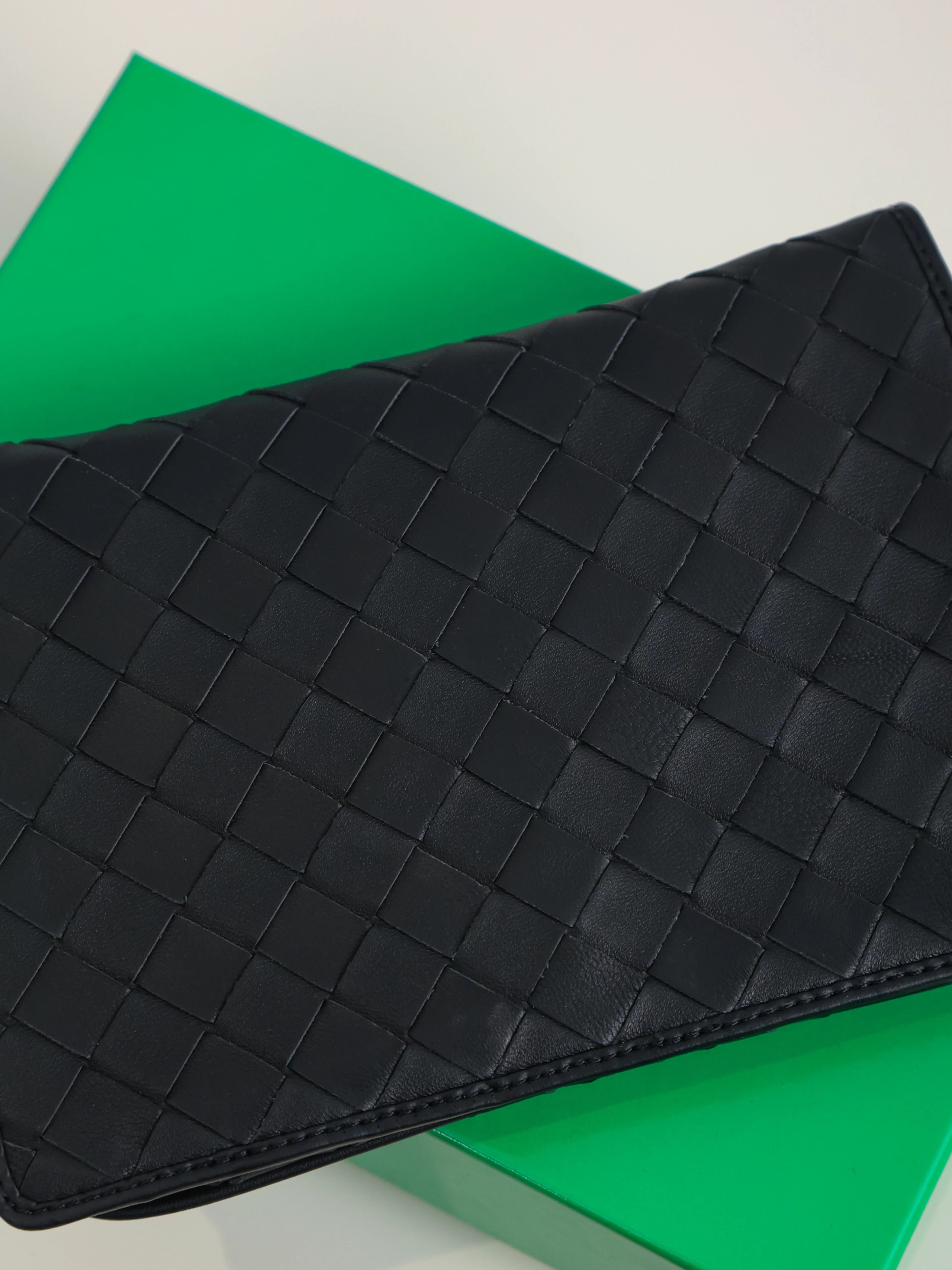 Item ID 8450 B0ttega Veneta BV - Classic Weaving Series - Sheepskin Small Grid Hand