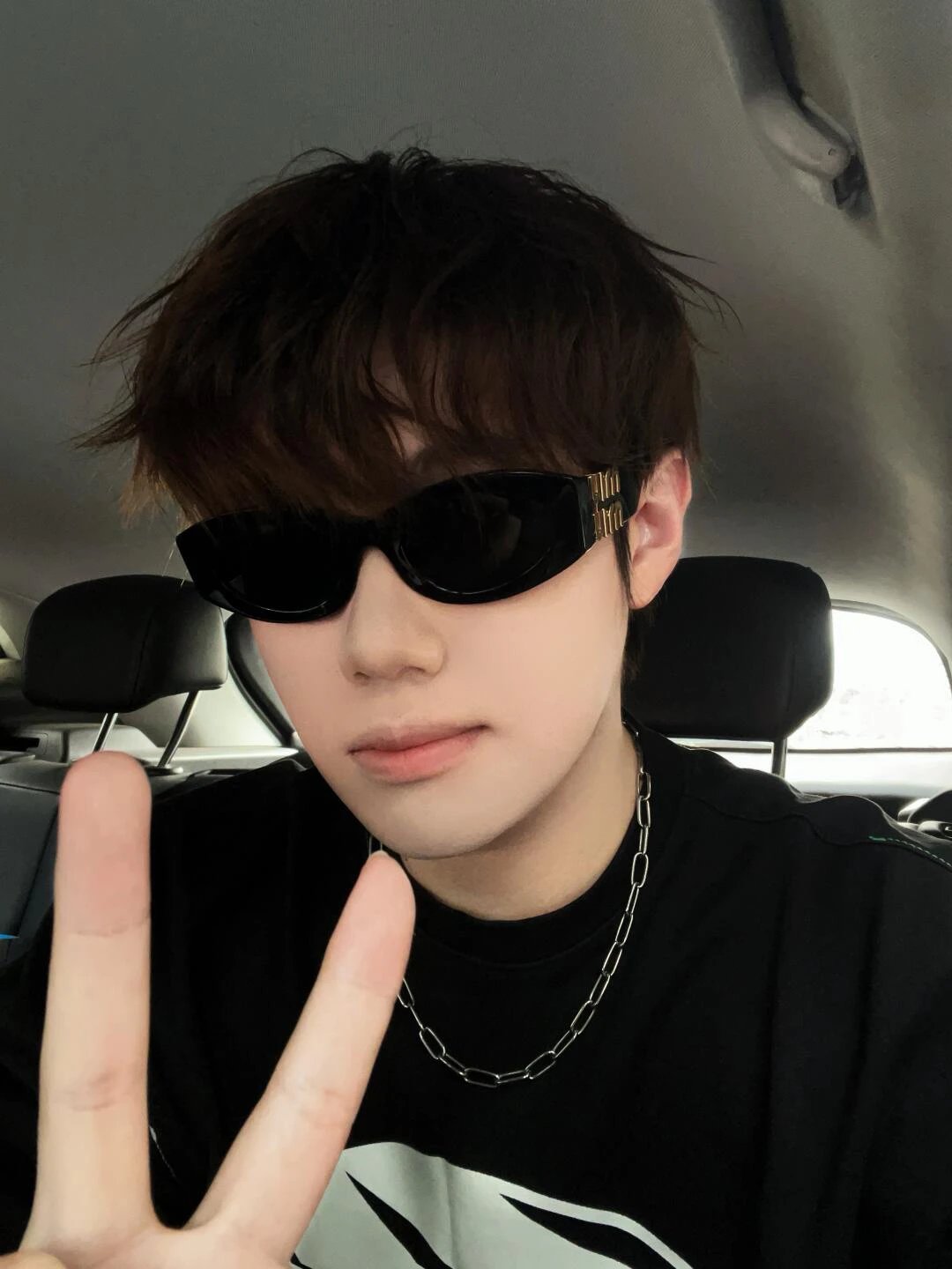 Item ID 8412 M1u-Miu- Miu Miu -2022ss- Classic - cat eye sunglasses - flat frame su