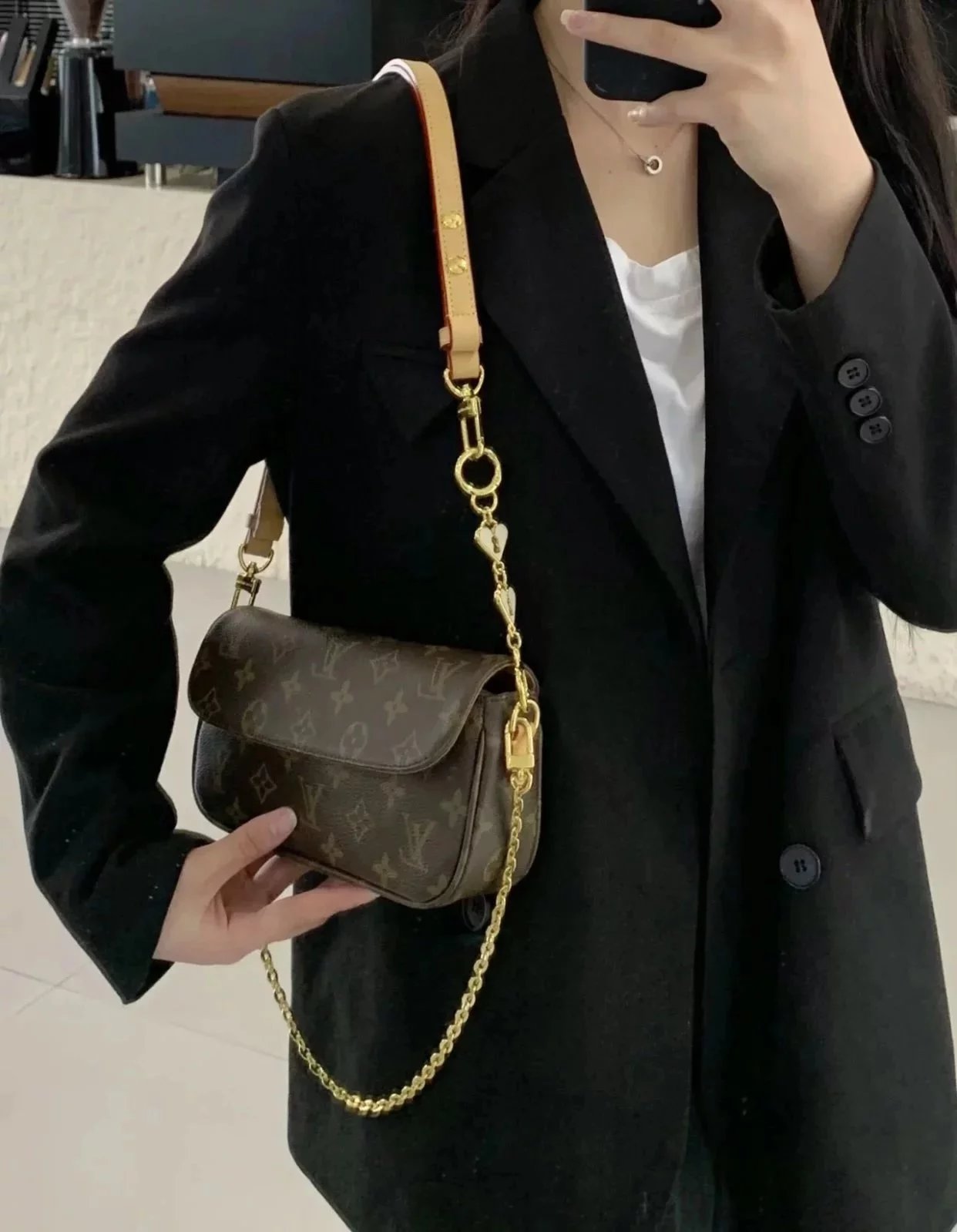 Item ID 8431 Advanced Customization - Wallet On Main IV Handbag - Underarm Bag - Ch