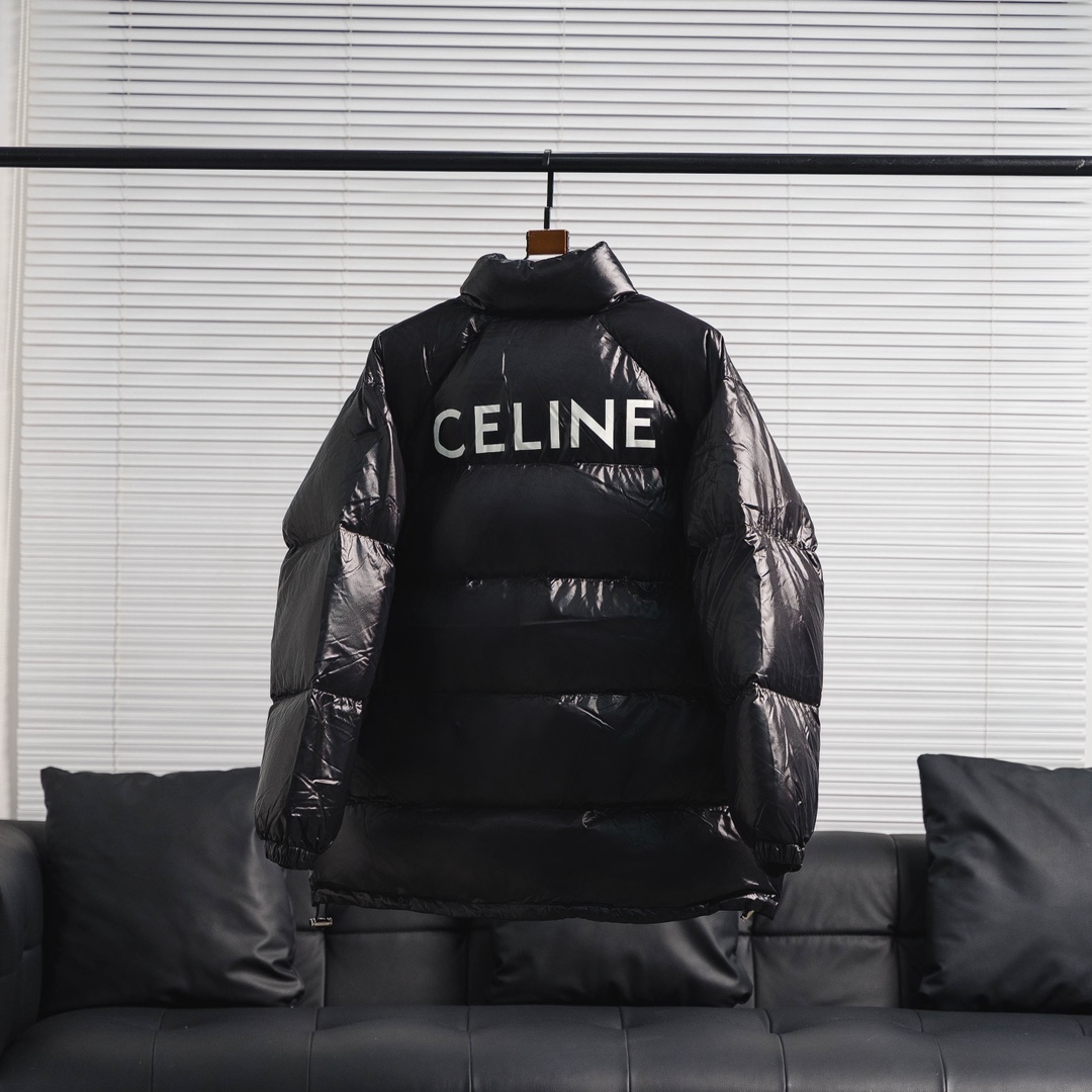 CELINE后背大字母