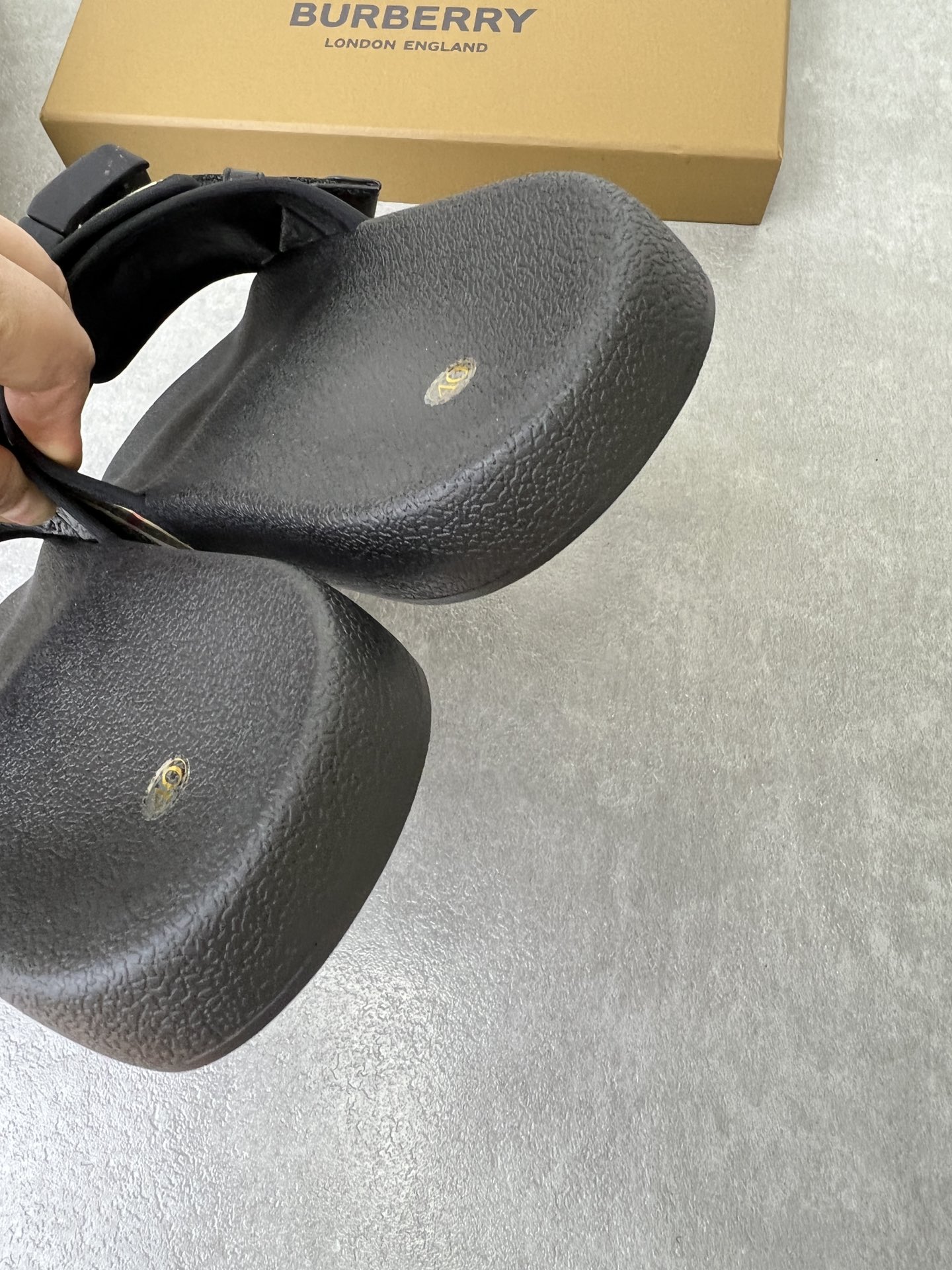 bbr新款搭扣复古凉鞋