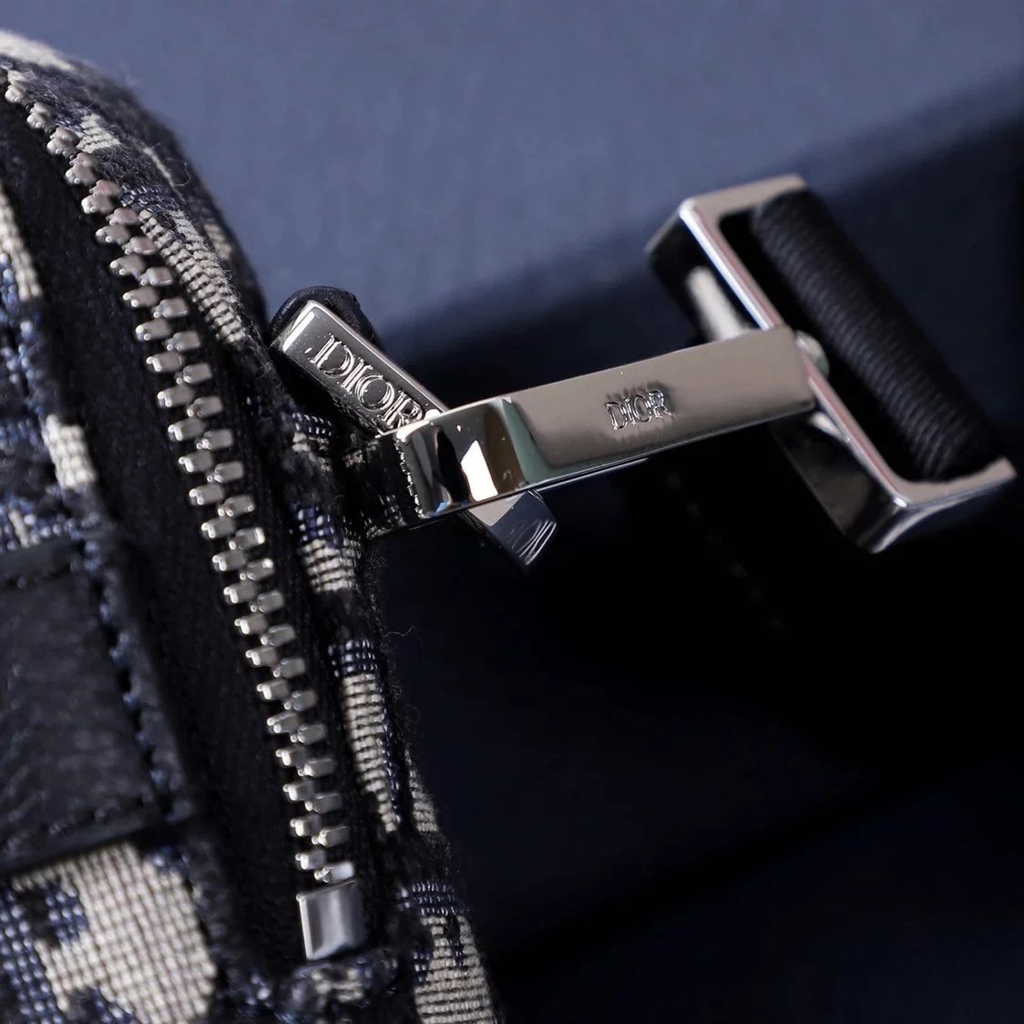 Item ID 8471 DIO-SAFARI-BLIQUE shoulder bag - unisex - one size fits all - messenge