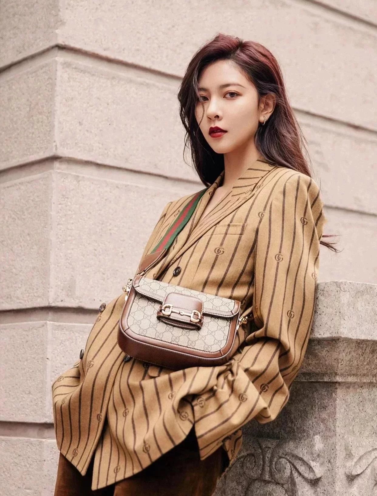 Item ID 8462 Correct oil edge - Needle car details _- GC floral saddle bag - Horseb
