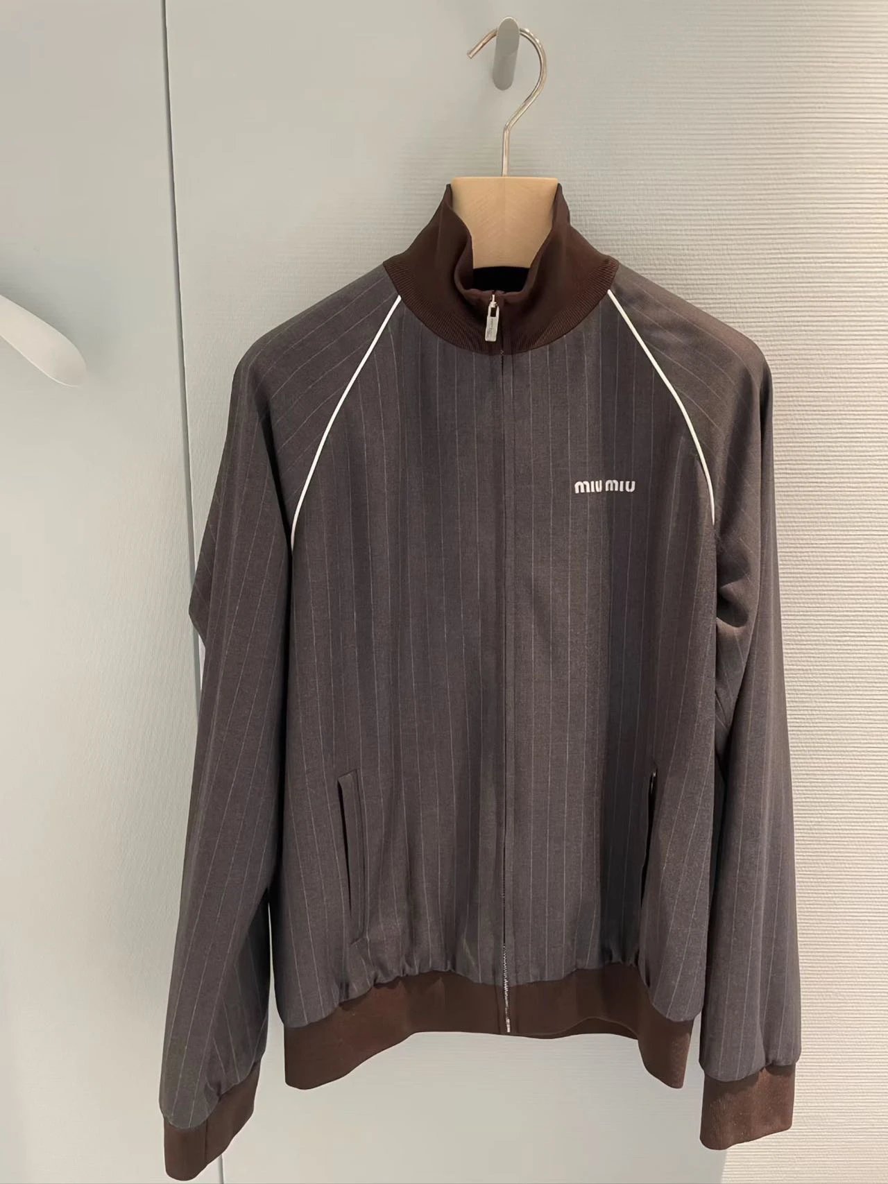 Item ID 8045 Miu Miu “100% cotton wool ”FW25 Qixi series striped zipper stand colla