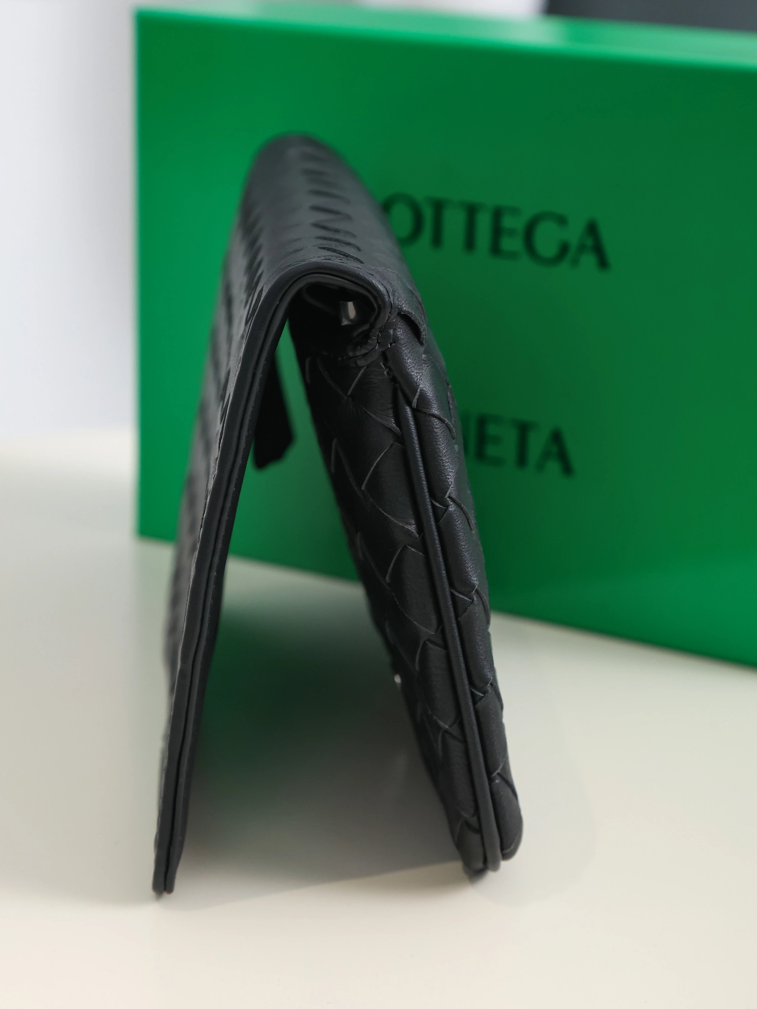 Item ID 8450 B0ttega Veneta BV - Classic Weaving Series - Sheepskin Small Grid Hand