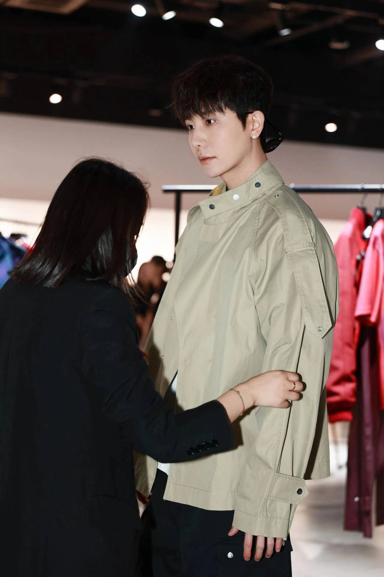 Item ID 8021 Burberr- Burberry -2024ss- custom made 80 Oversized windbreaker cloth