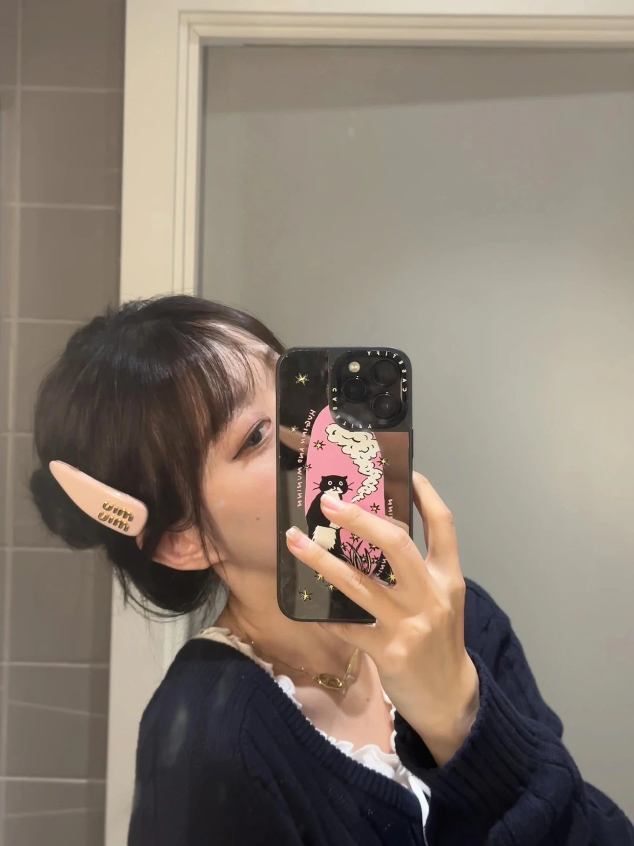 Item ID 8381 M1u-M1u- Miu Miu -2023FW- Pink patent leather hairpin - gold hardware