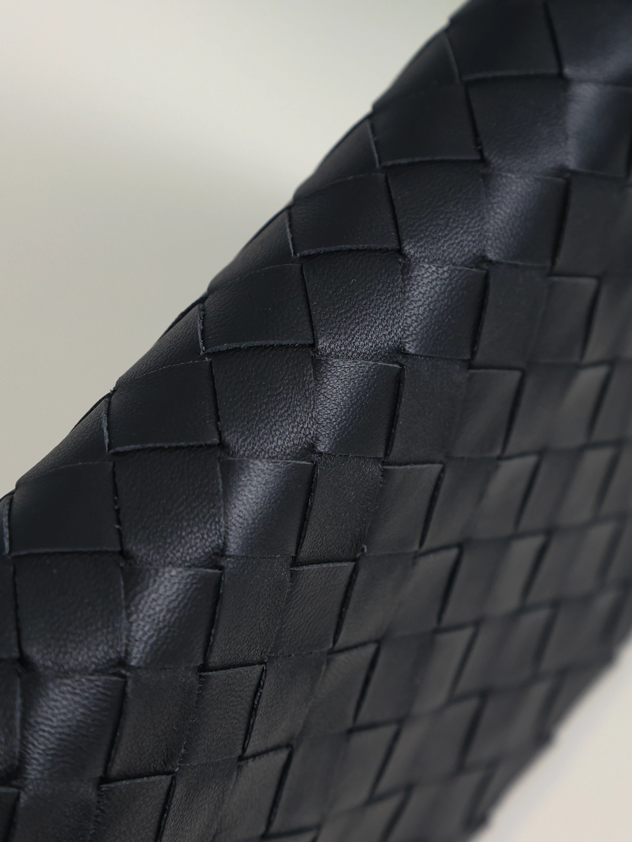 Item ID 8450 B0ttega Veneta BV - Classic Weaving Series - Sheepskin Small Grid Hand