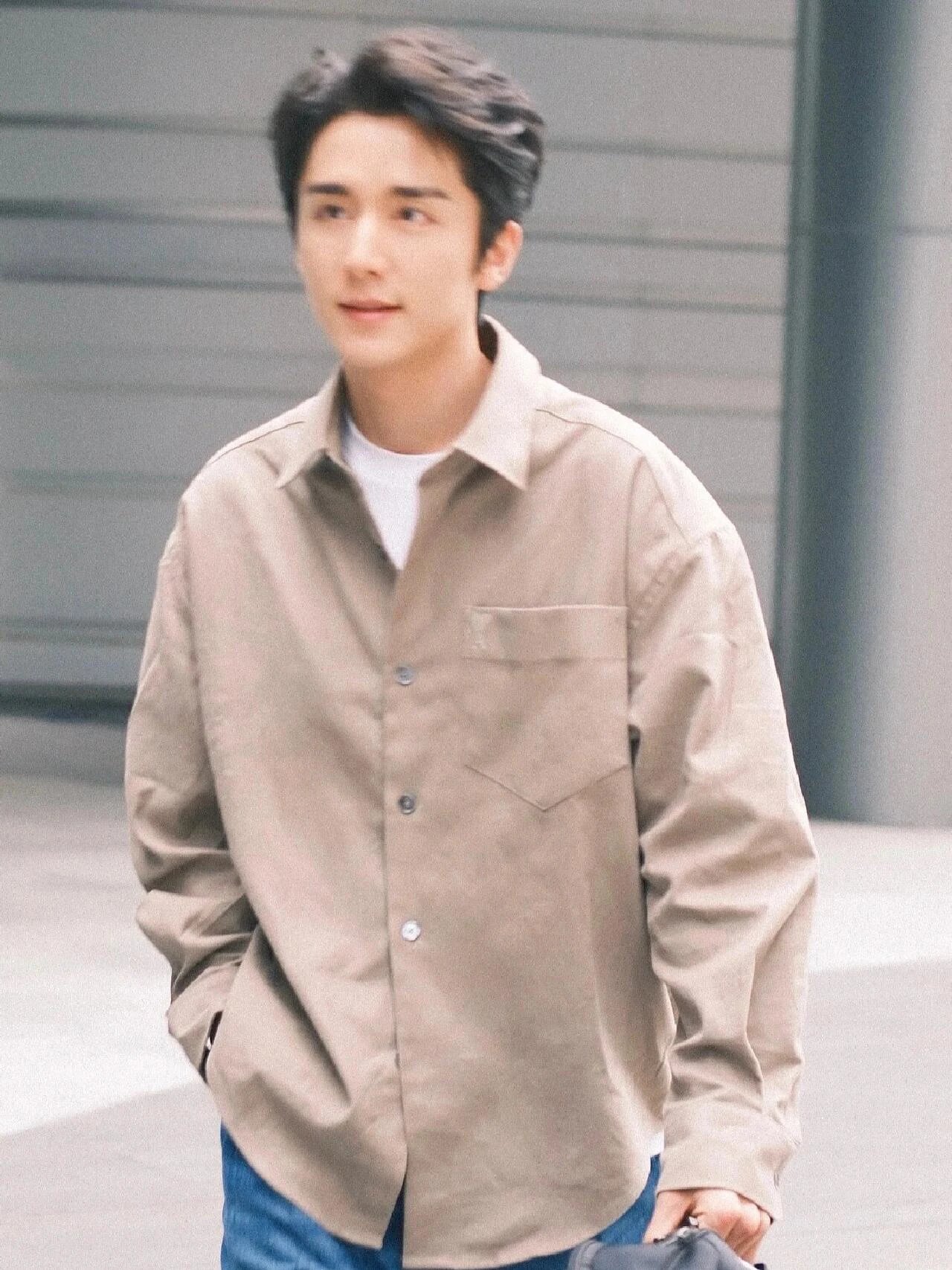 Item ID 8212 AmiParis-2023ss Classic - workwear pocket shirt - heavyweight fabric