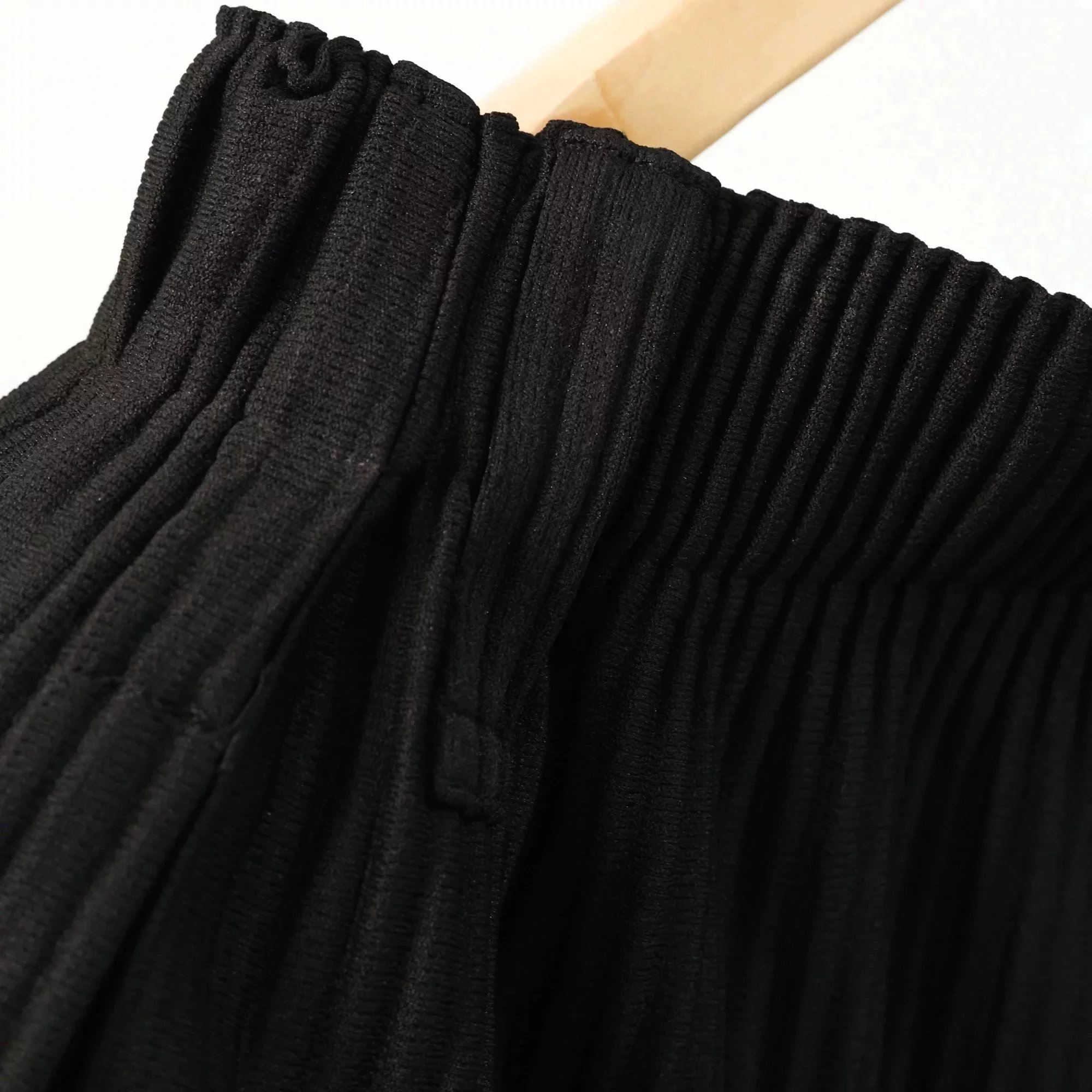 Item ID 8351 Issey Miyaki - Anti Wrinkle Technology Fabric - Polyester Fiber High T