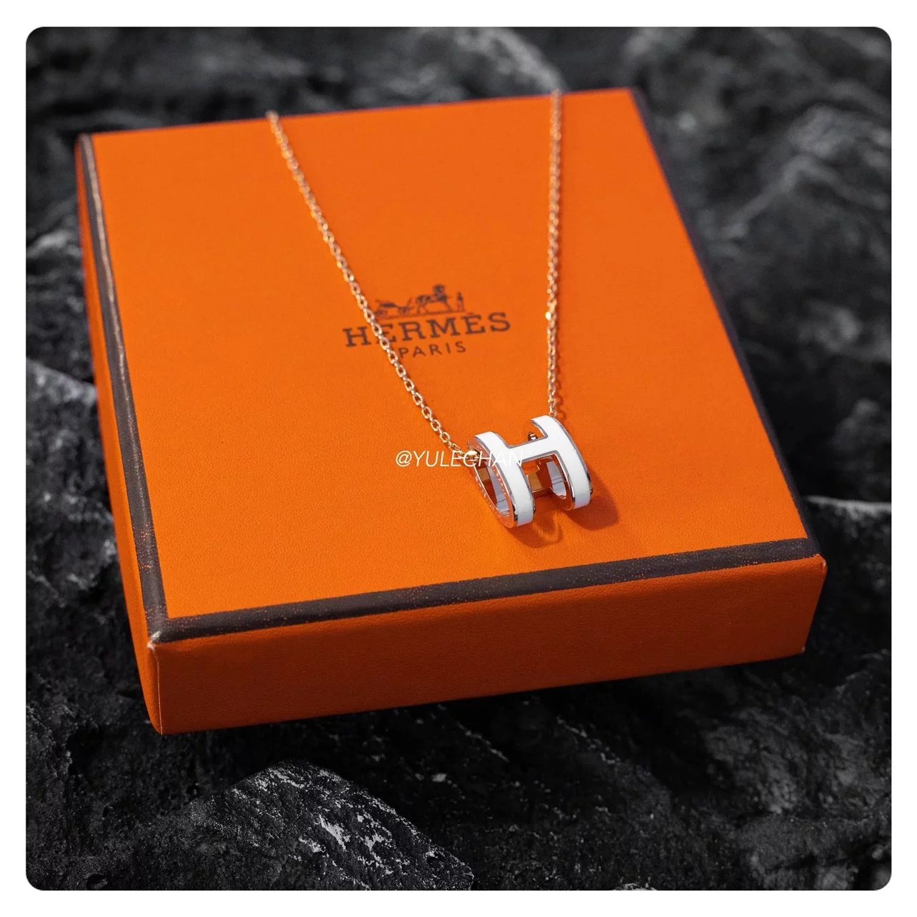 Item ID 8380 H letter necklace -mini letter pendant - rose gold necklace - clavicle