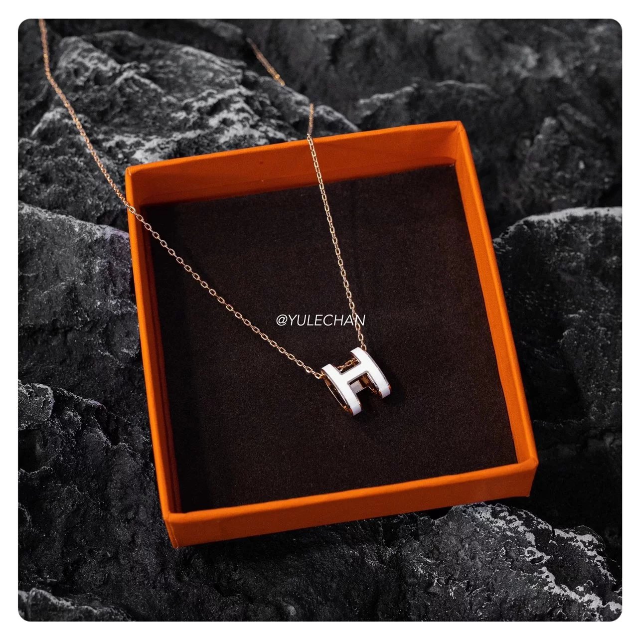 Item ID 8380 H letter necklace -mini letter pendant - rose gold necklace - clavicle