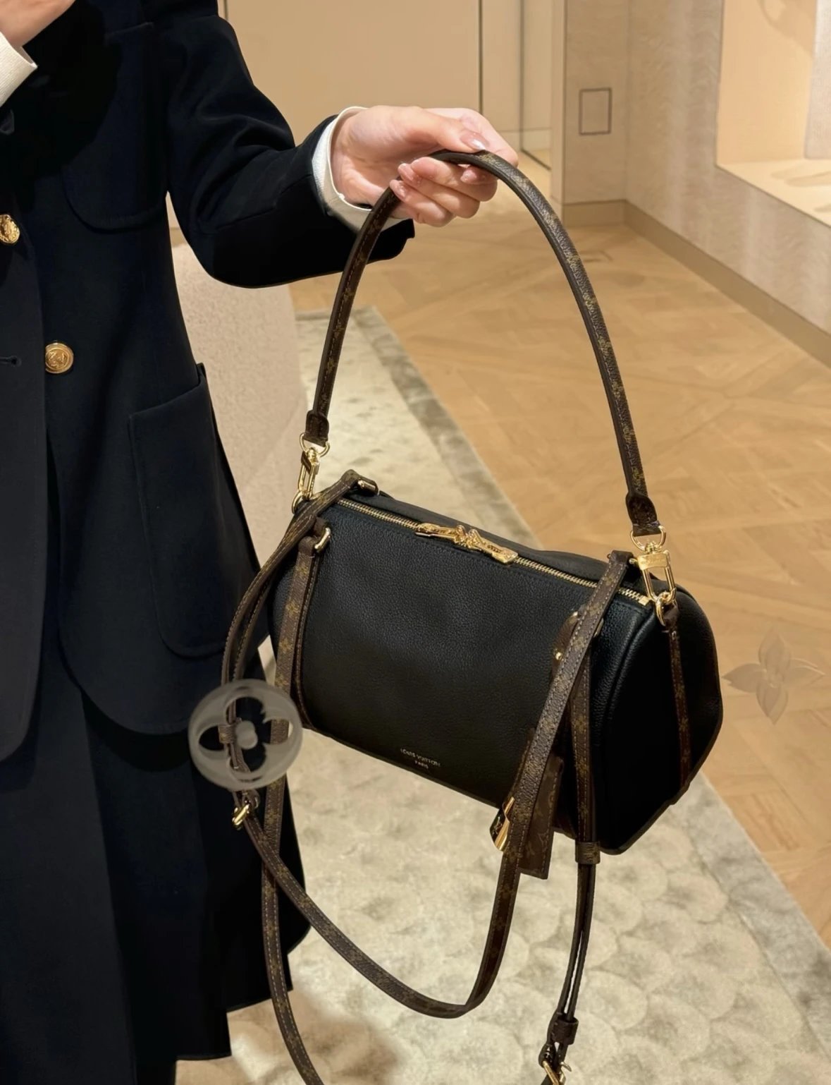 Item ID 8474 Express Black Knight - _Imported calf leather_ _NFC chip_ classic patt