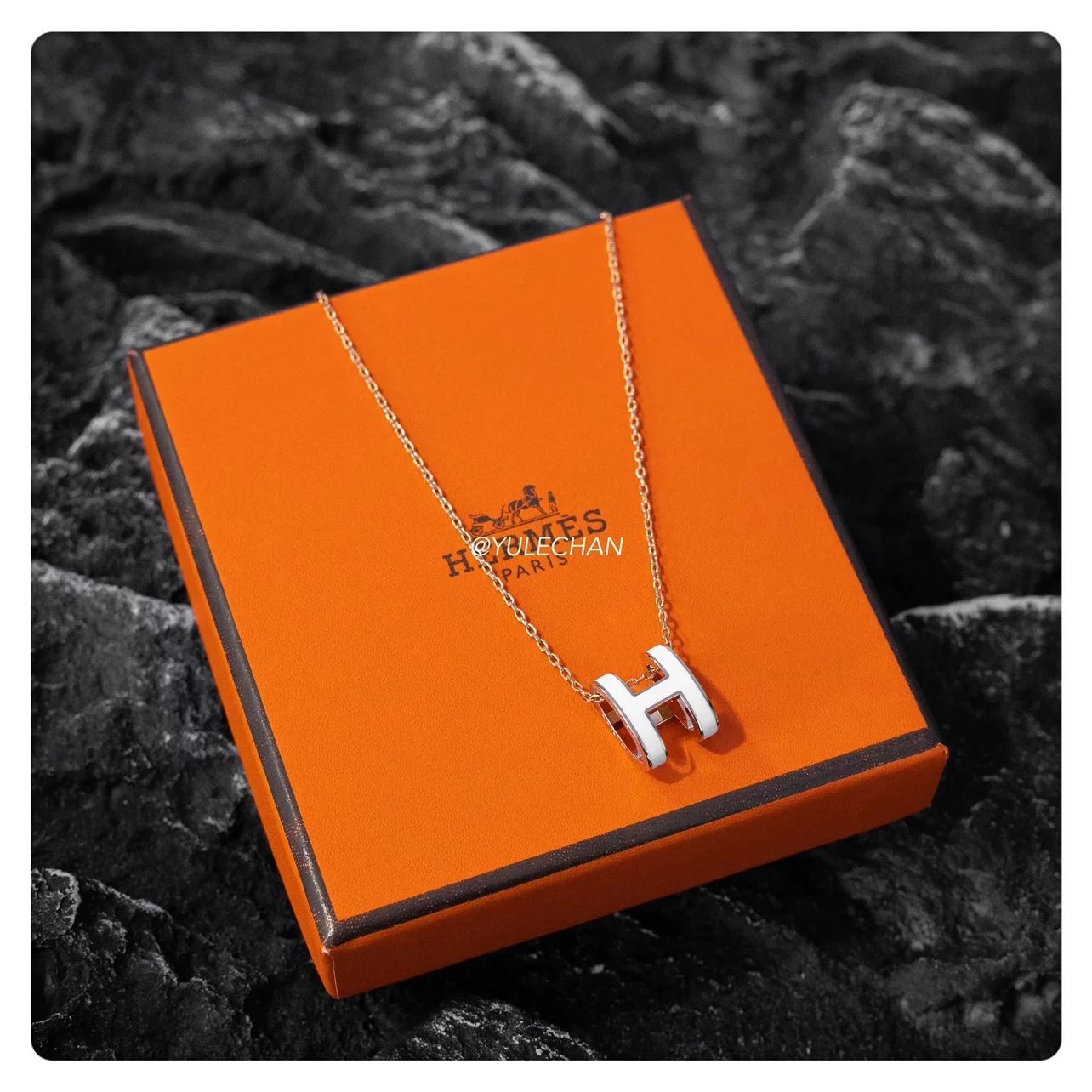 Item ID 8380 H letter necklace -mini letter pendant - rose gold necklace - clavicle