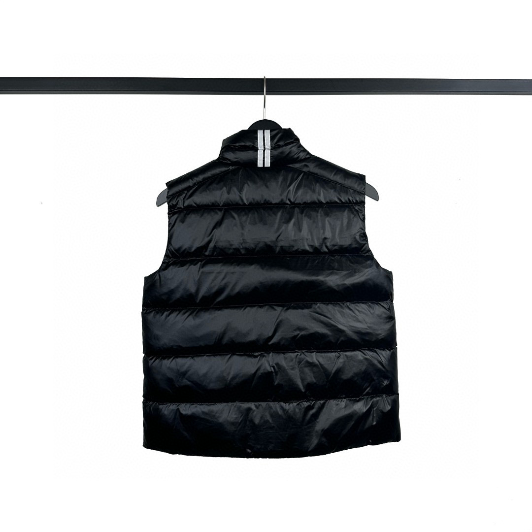 大鹅18马甲羽绒服