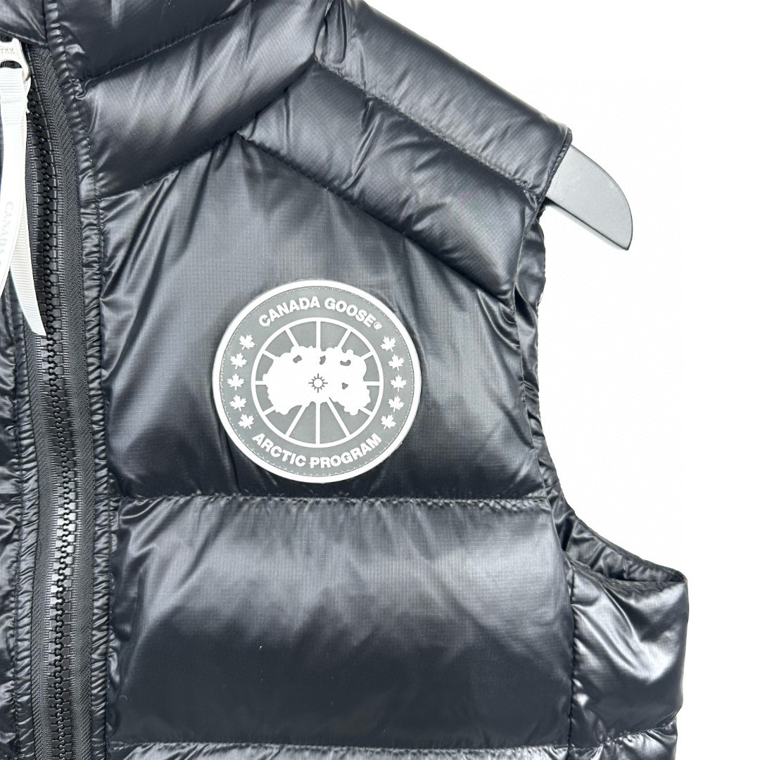 大鹅18马甲羽绒服