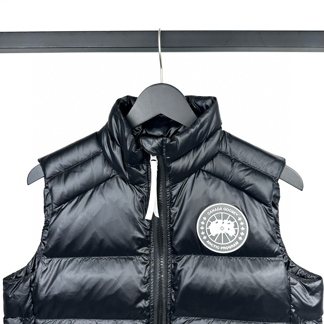 大鹅18马甲羽绒服