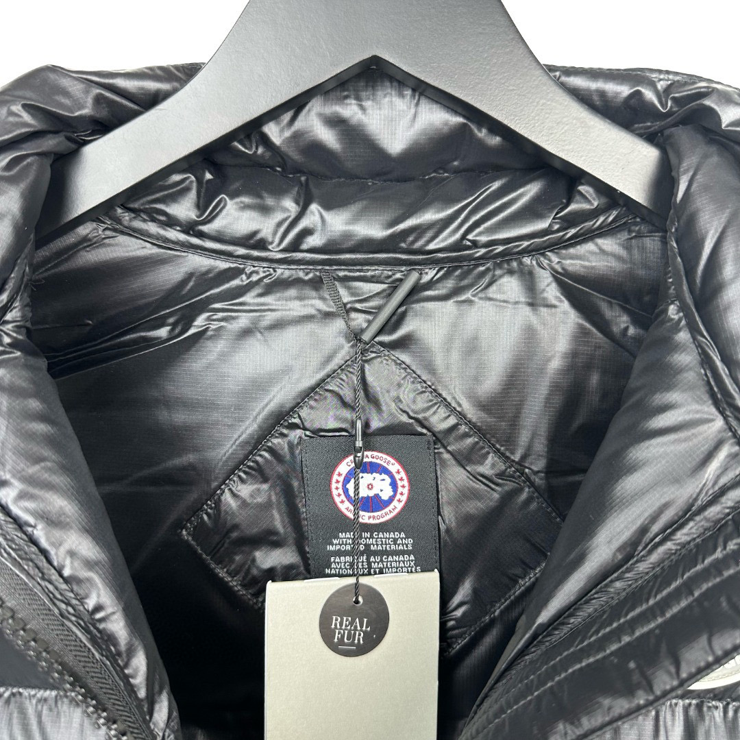 大鹅18马甲羽绒服