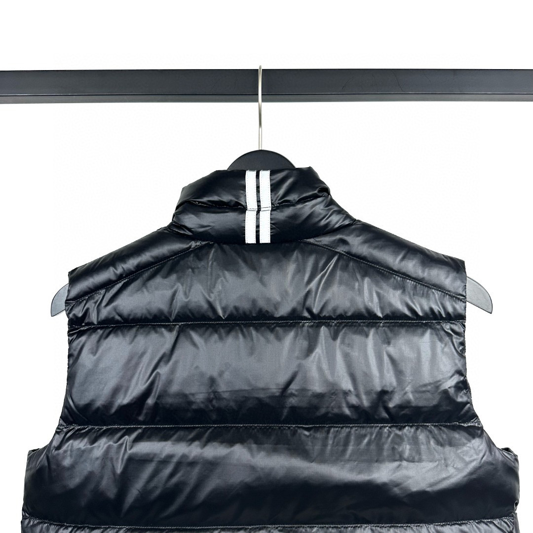 大鹅18马甲羽绒服