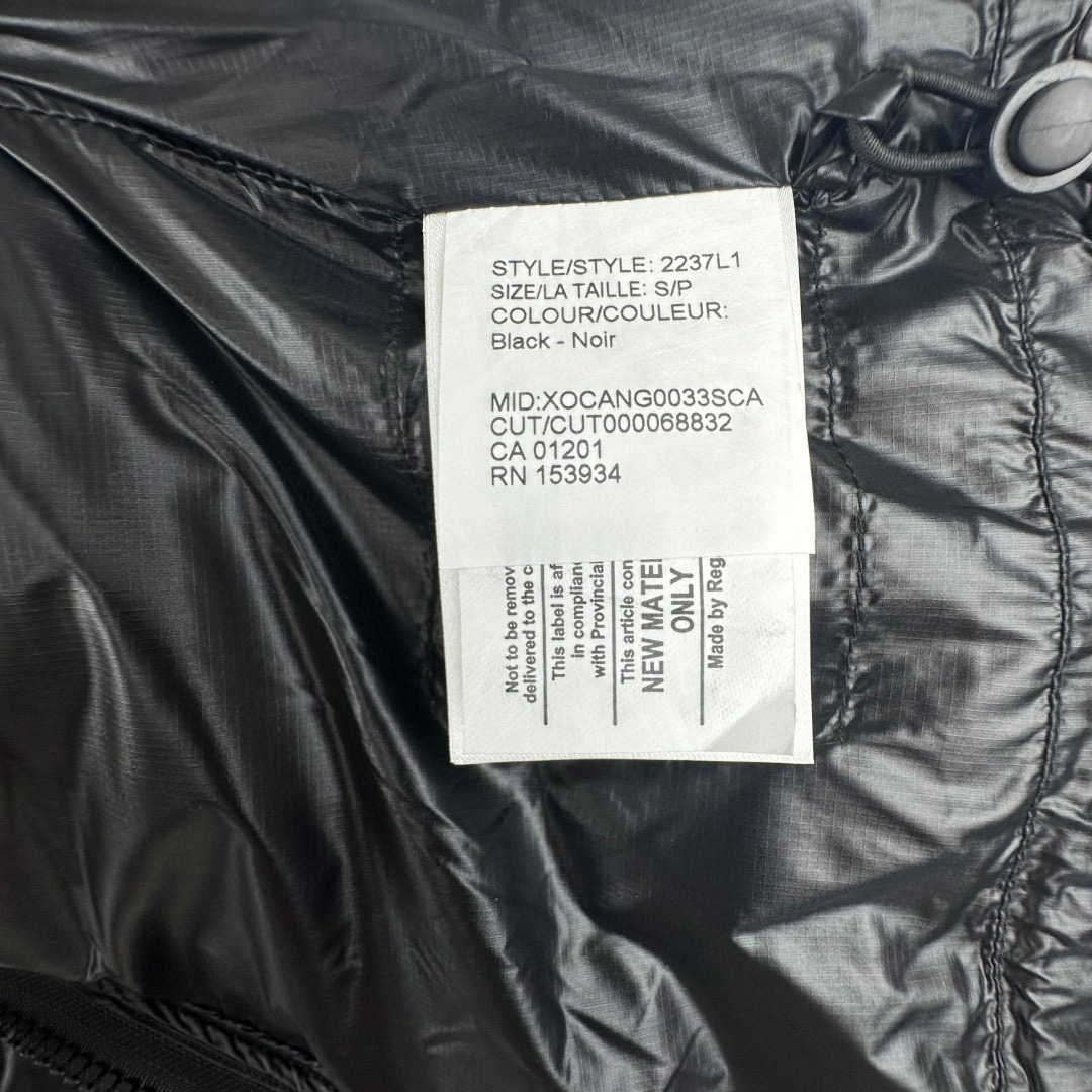 大鹅18马甲羽绒服