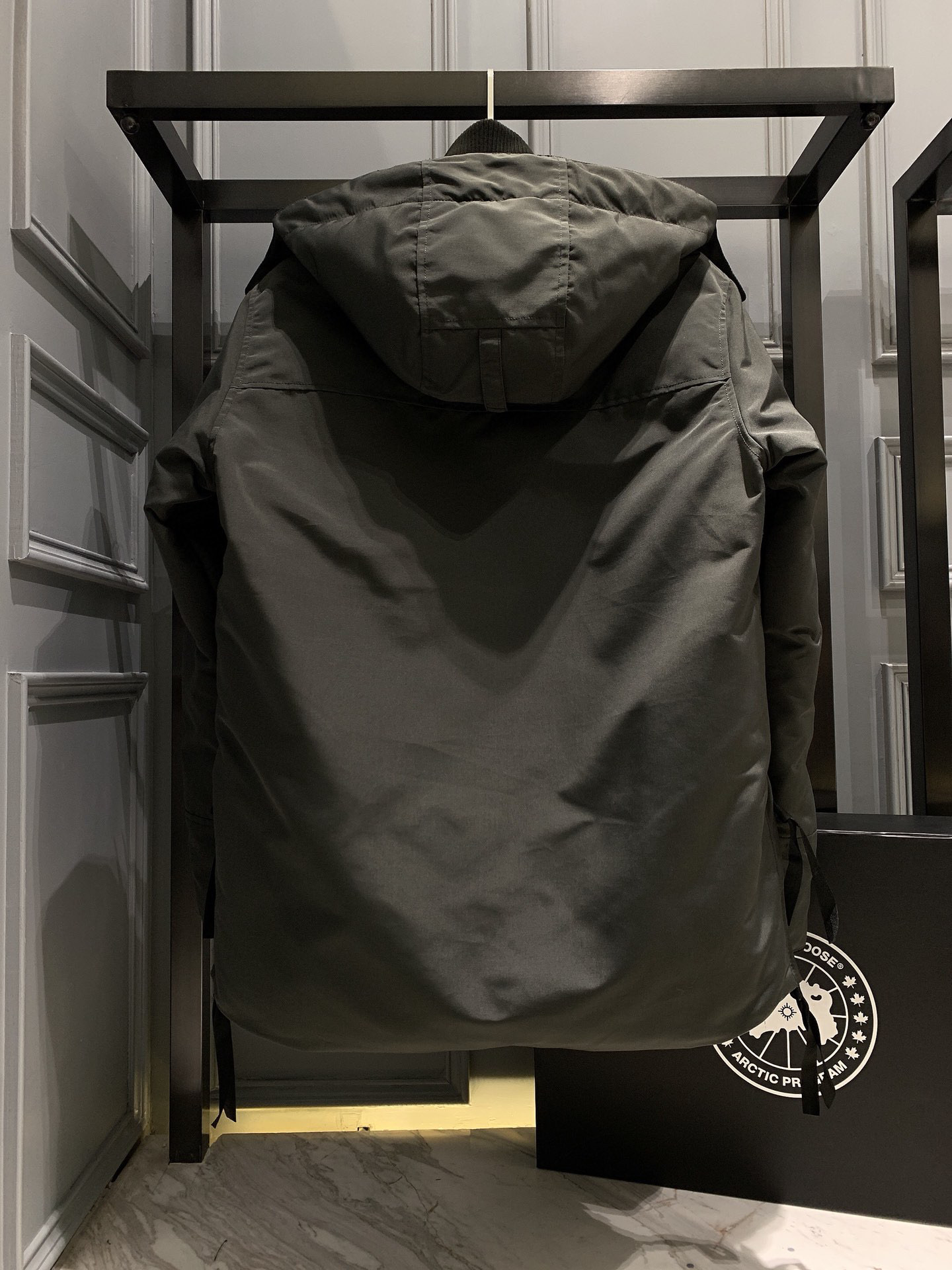 大鹅23男款黑标_羽绒服