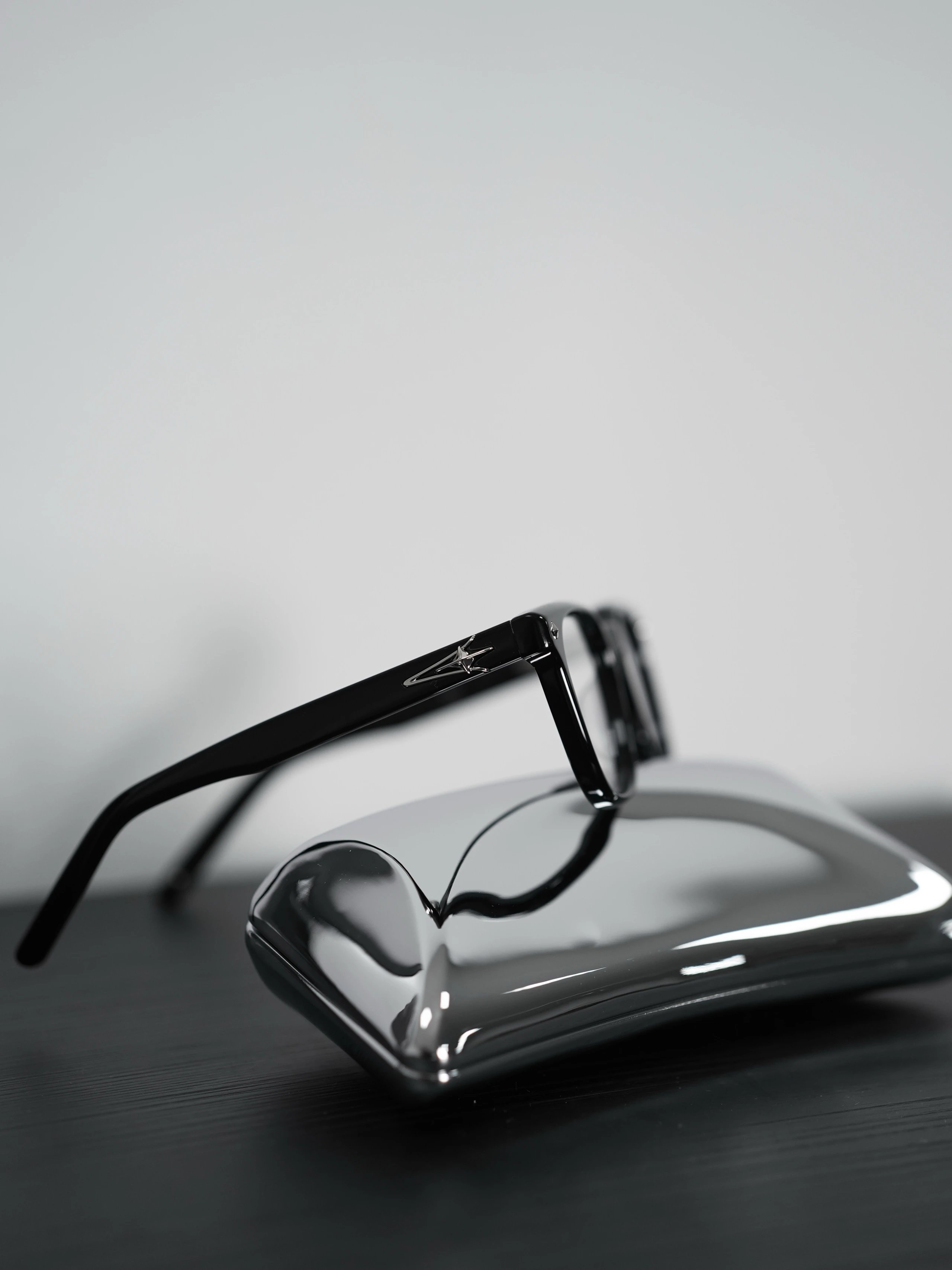 Item ID 8411 GM Vonzo BOLD series logo - Plate frame - Square - Optical frame (anti