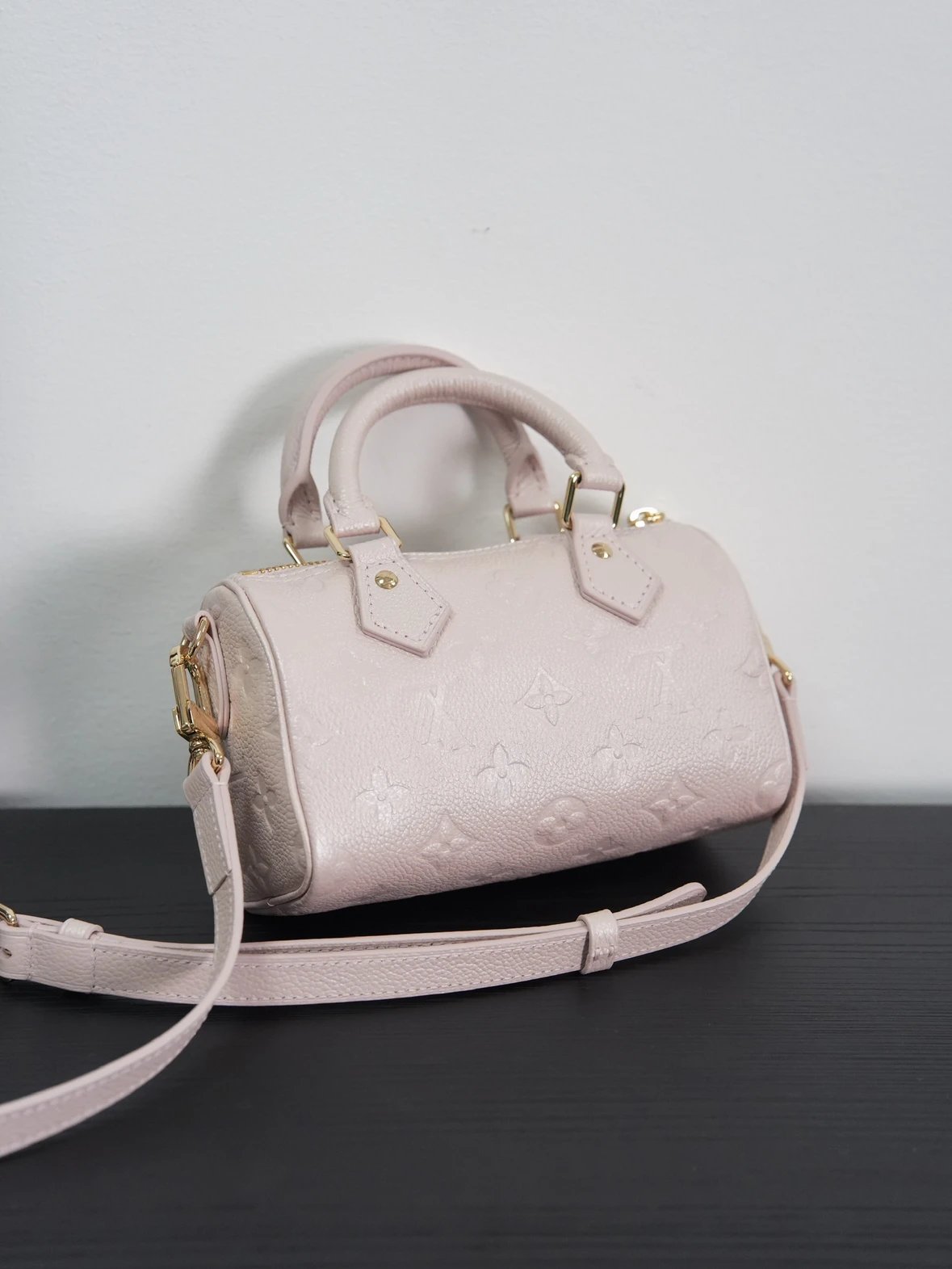 Item ID 8500 NANO-SPEEDY - Brand Old Flower Full Print Cowhide Single Shoulder Hand