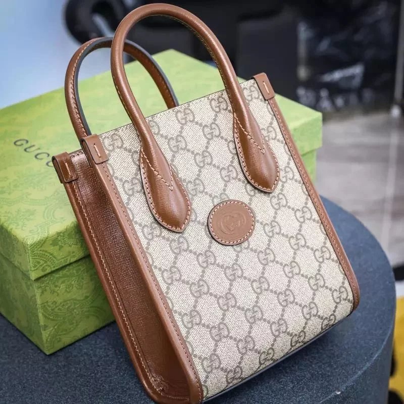 Item ID 8480 GUCCI Gucci GG-Retro Series decorated with interlocking pairs G mini t