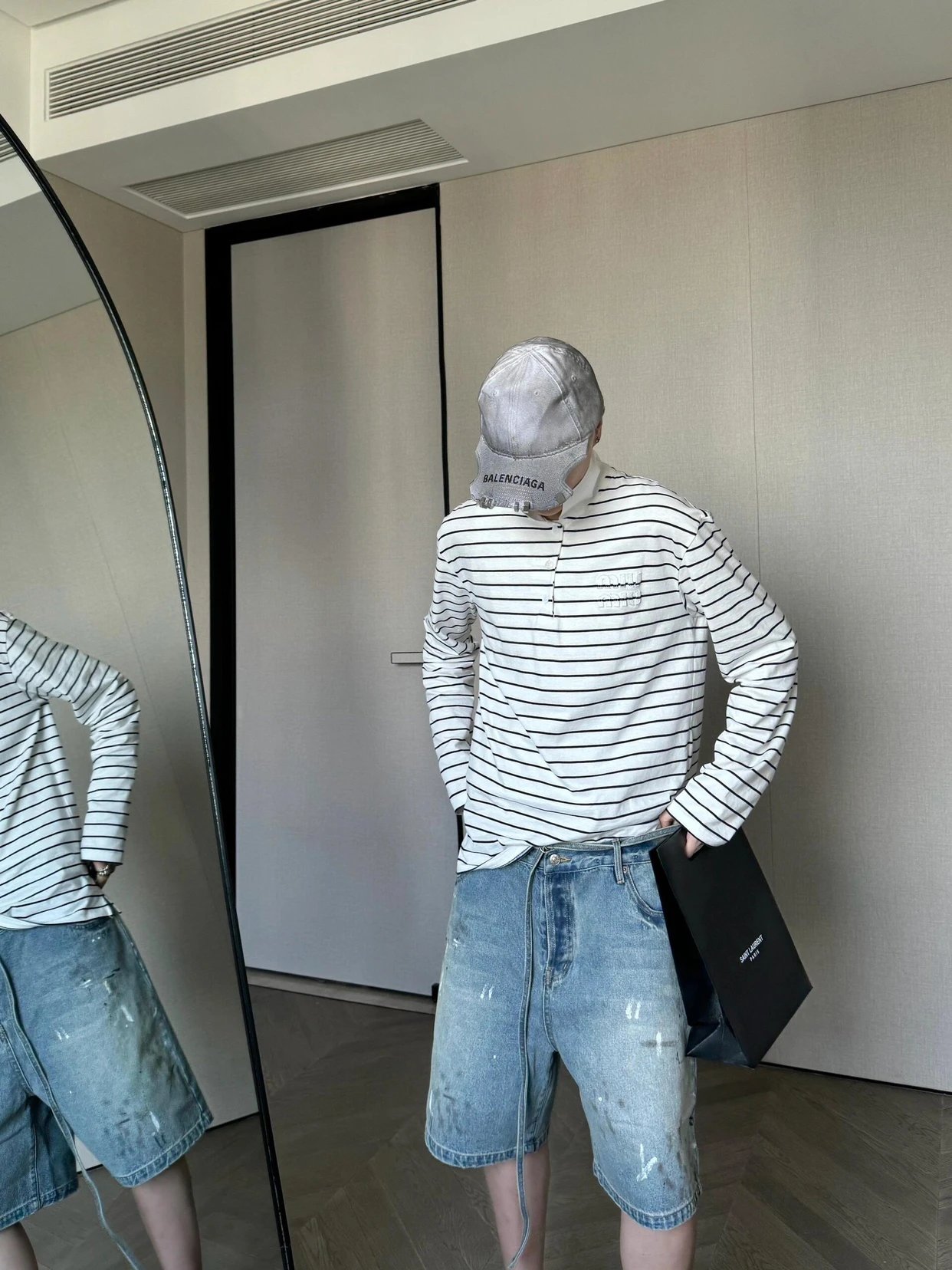 Item ID 8186 M1uM1u- Miu Miu -2024ss- black and white stripes polo shirt - Chest le