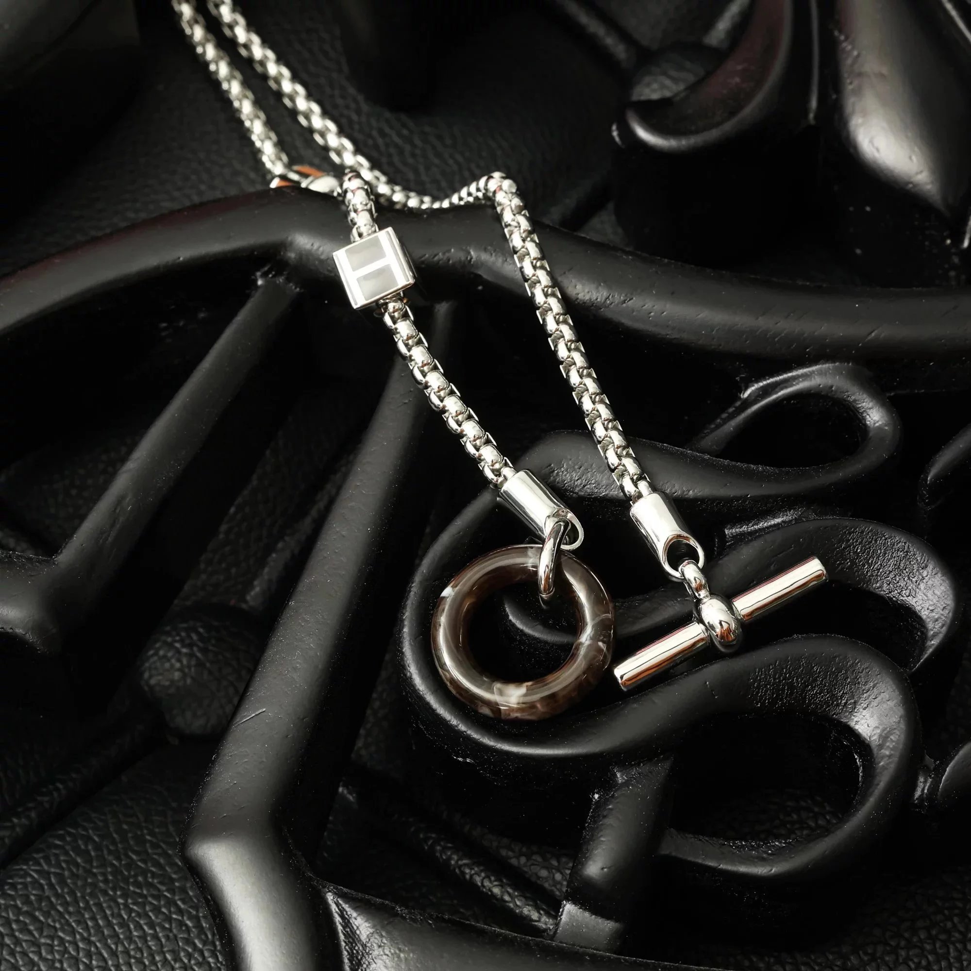 Item ID 8379 Essential for autumn and winter - The first sweater chain - Natural ho