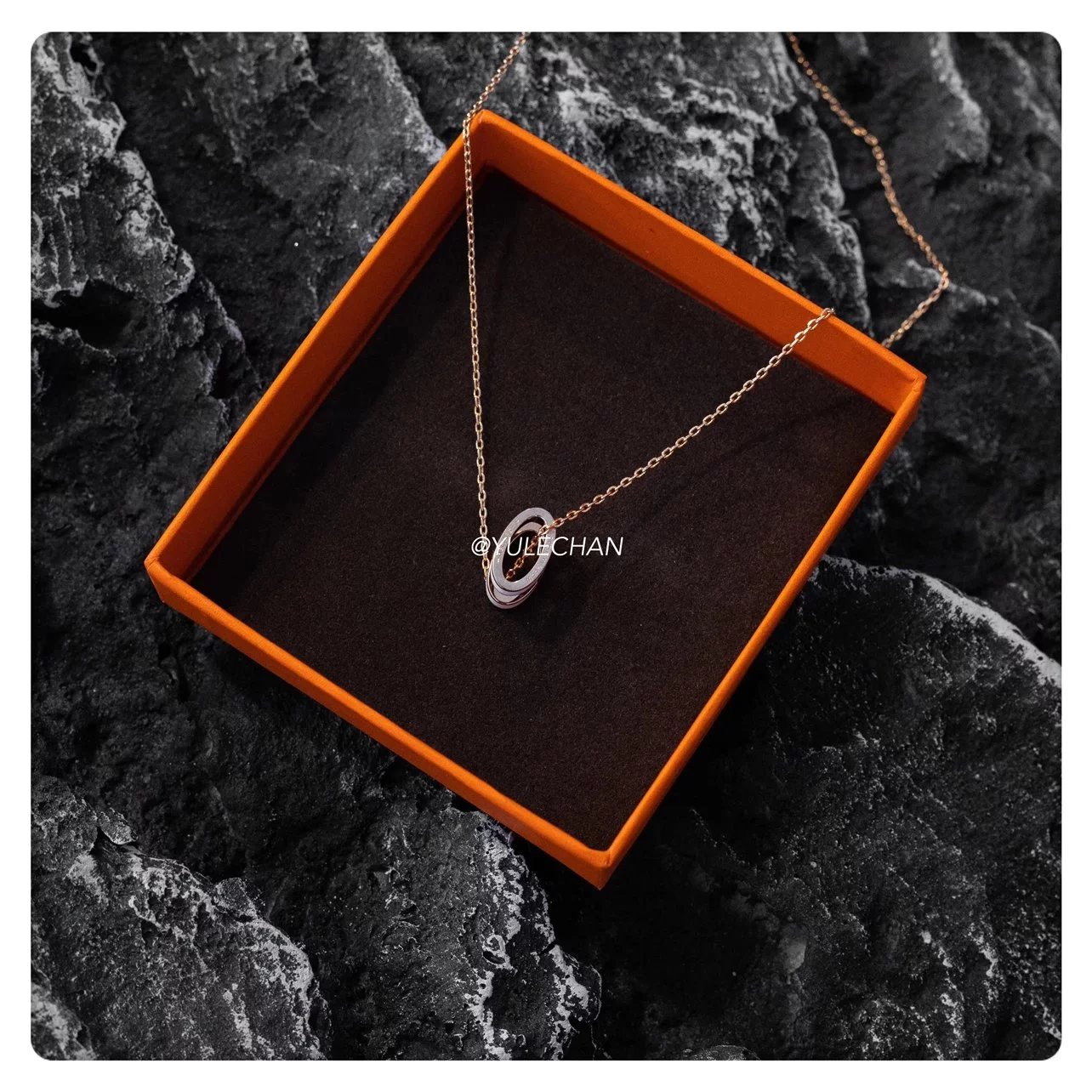 Item ID 8380 H letter necklace -mini letter pendant - rose gold necklace - clavicle