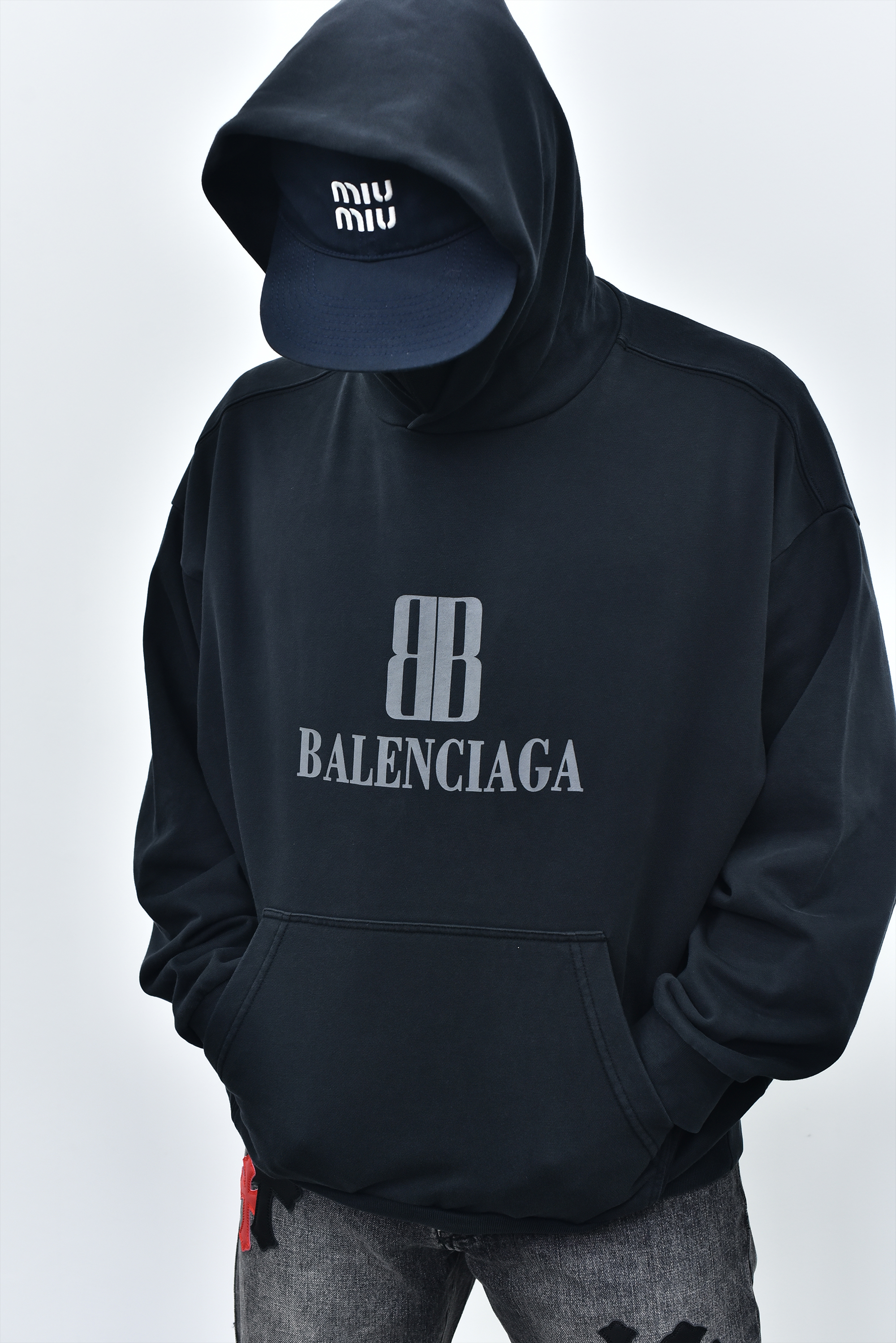 balenciaga卫衣