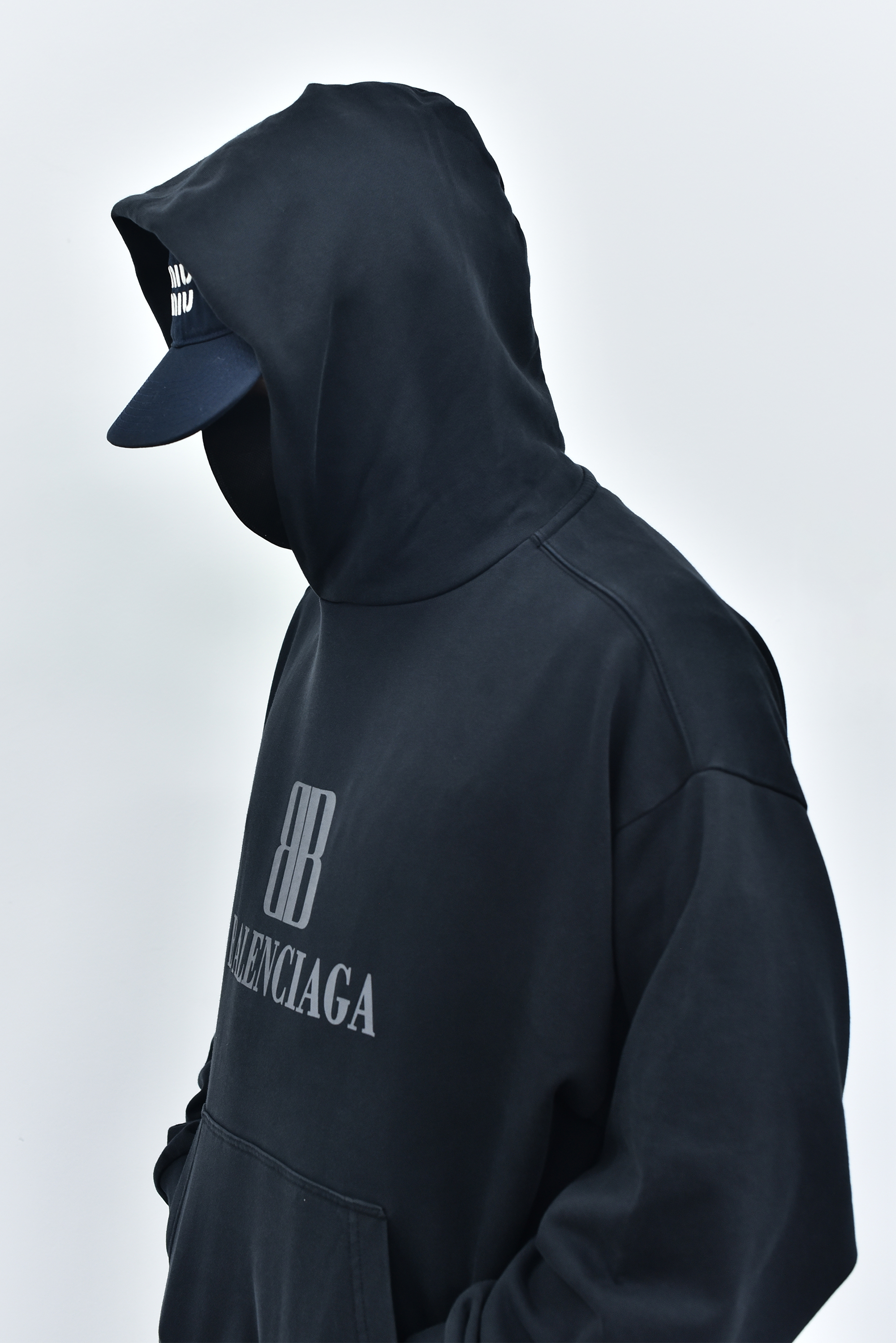 balenciaga卫衣