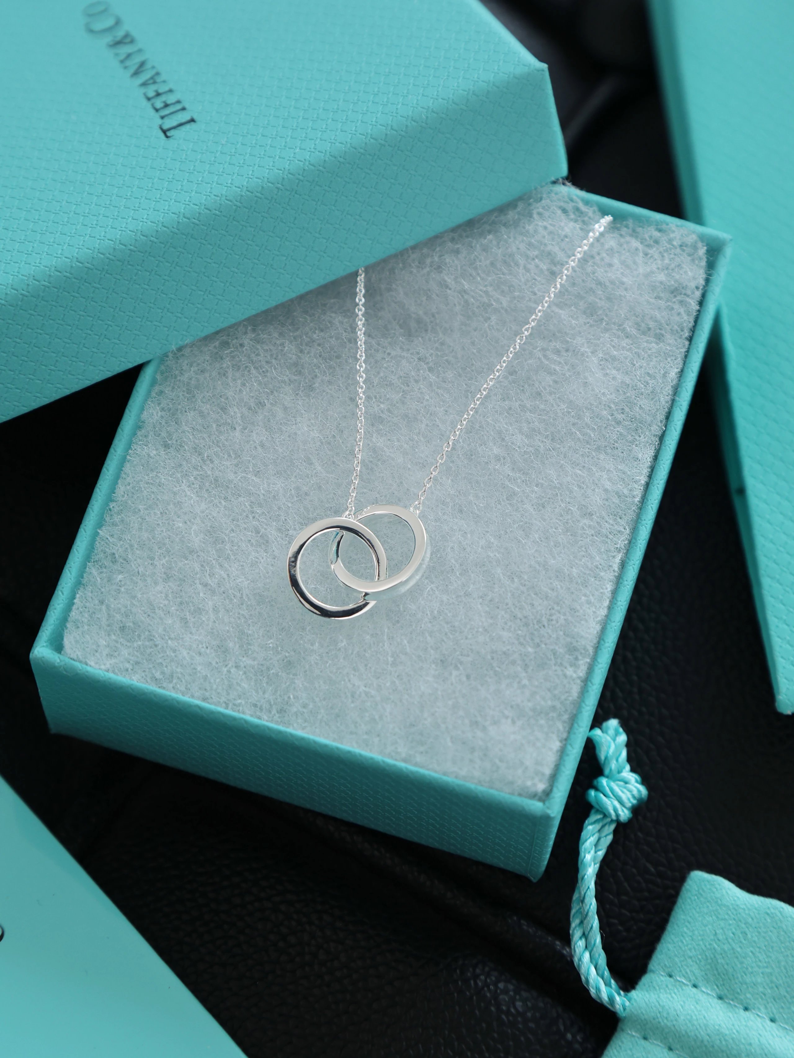 Item ID 8383 T1ffany- Tiffany -1837 Classic double hoop necklace - Ring Lariat Ster