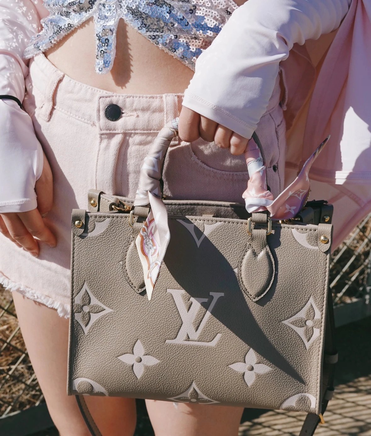 Item ID 8501 ONTHEGO-PM - Classic Old Flower Full Print - Cow Leather - Jungle Bag