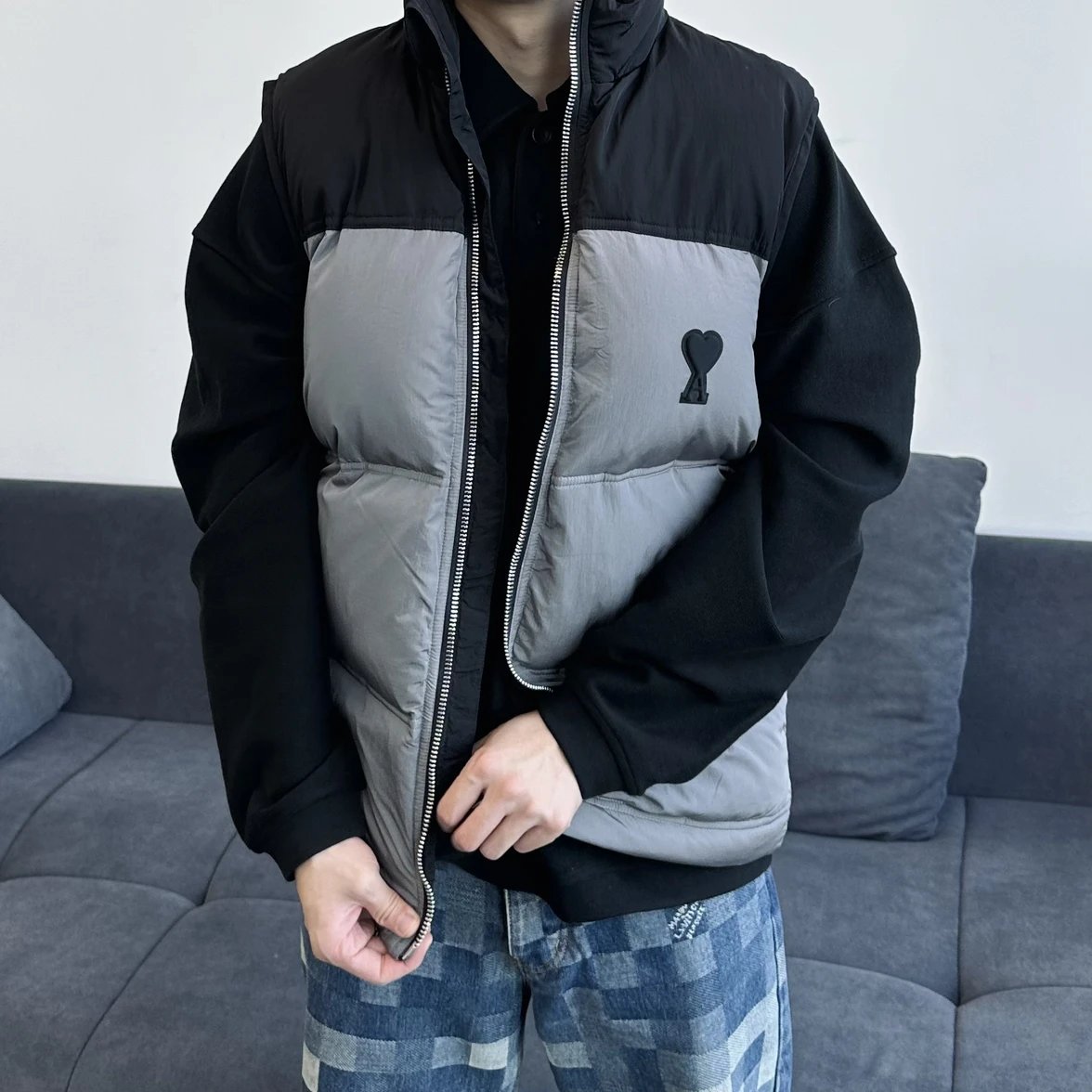 Item ID 8362 AM1PARIS-Am1- down vest - Heart embossed badge vest - Available in bla