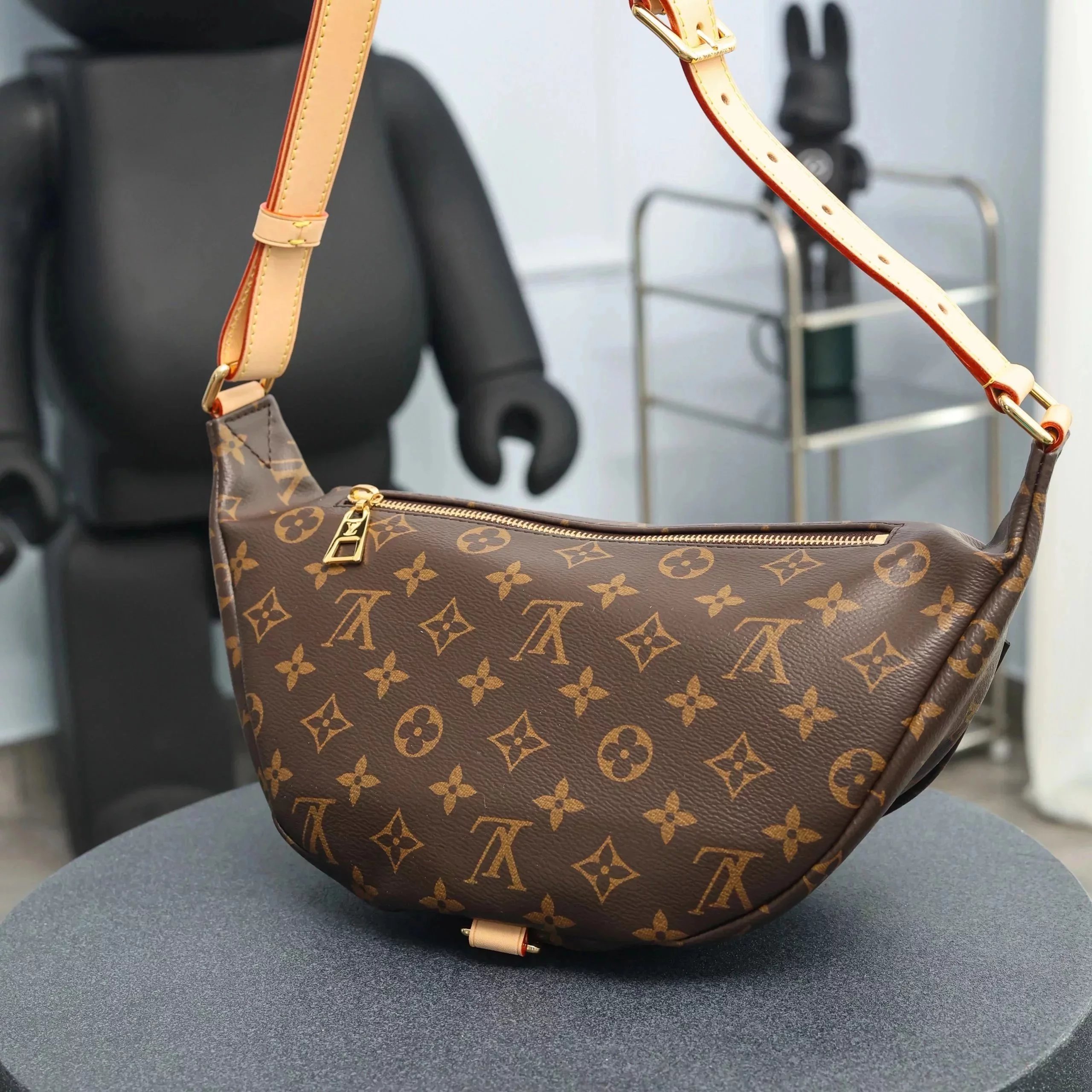 Item ID 8441 Advanced customization -bumbag- Classic presbyopia - shoulder chest ba