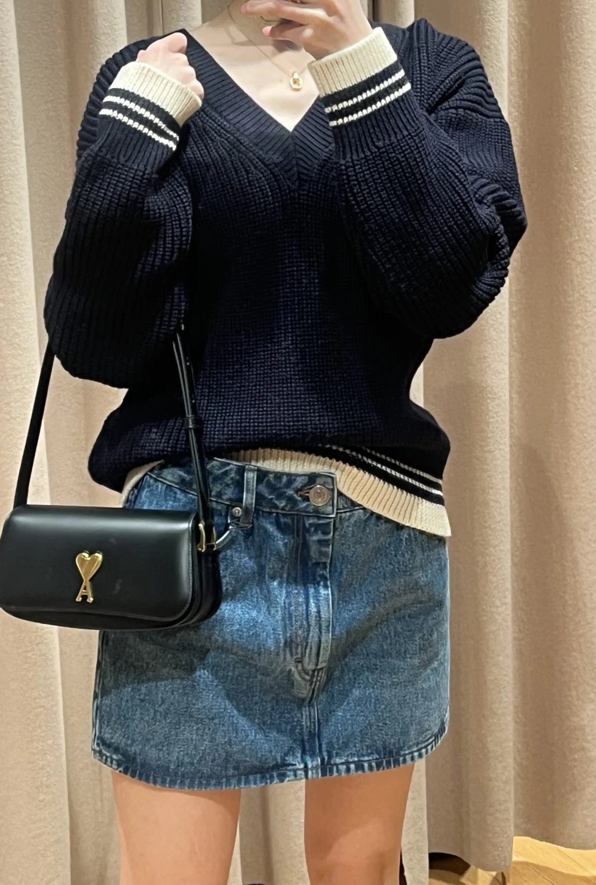 Item ID 8069 AMI love “ Custom weaving and dyeing yarn ” text logo woven stripes V