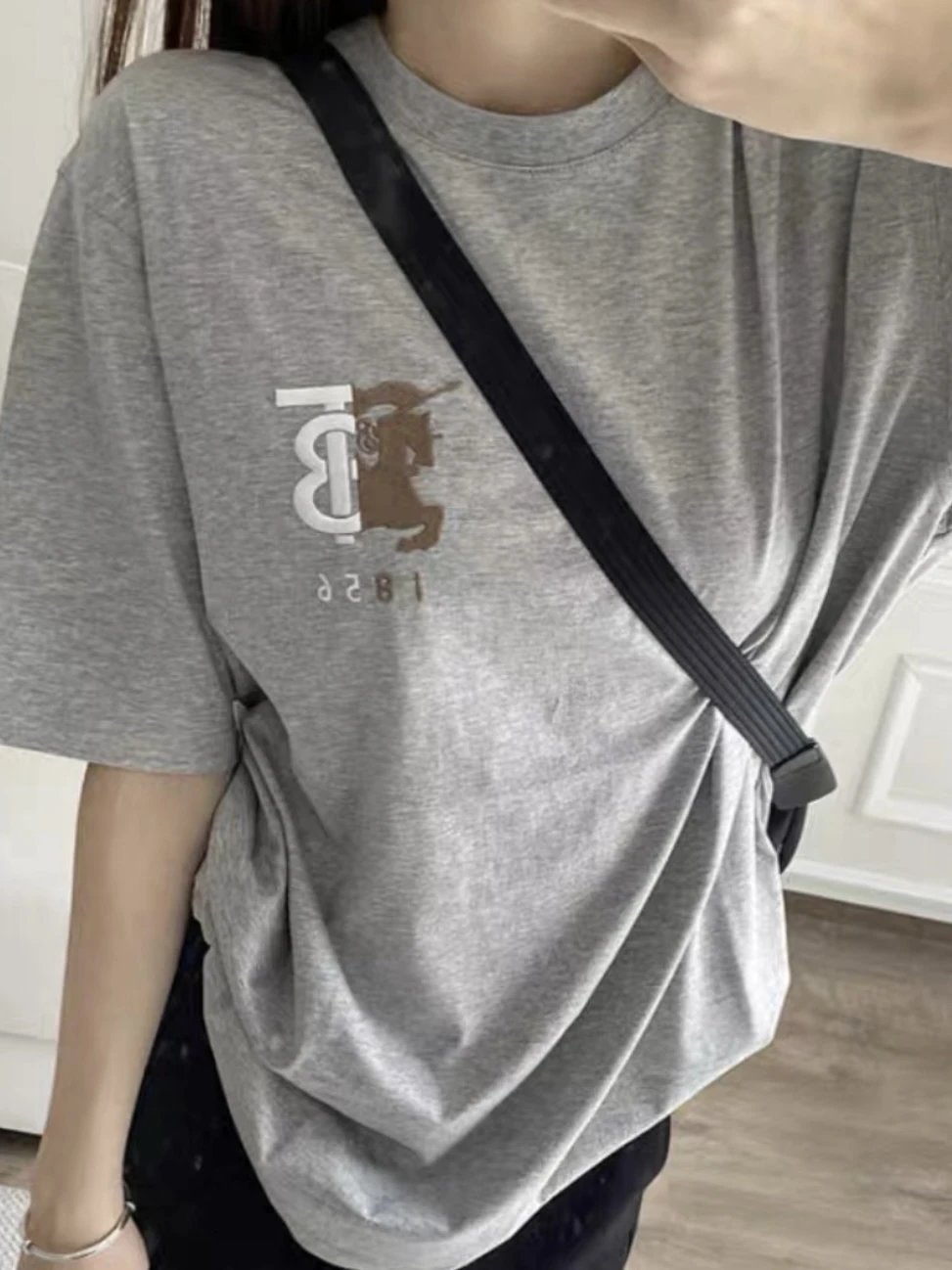 Item ID 8300 Burberry - Burberry 2020ss - Classic - Platinum Equestrian Knight Embr